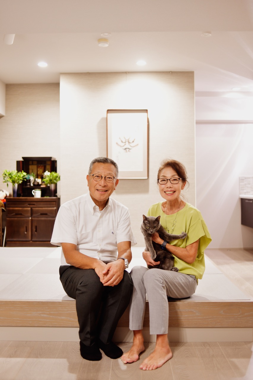 緑豊かなベランダが広がる大人の隠れ家