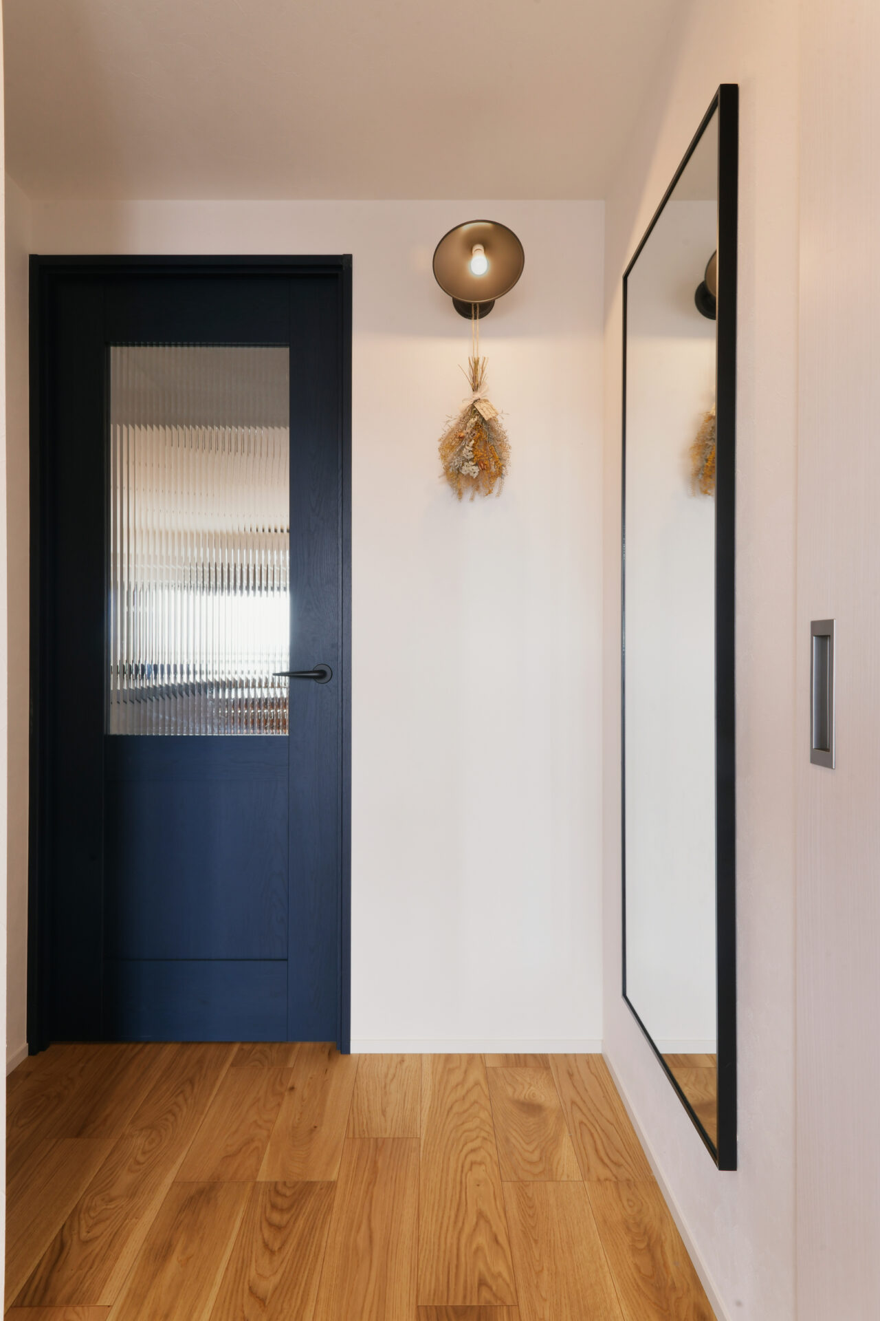 造作で空間を隅々まで活かした、家族の居場所