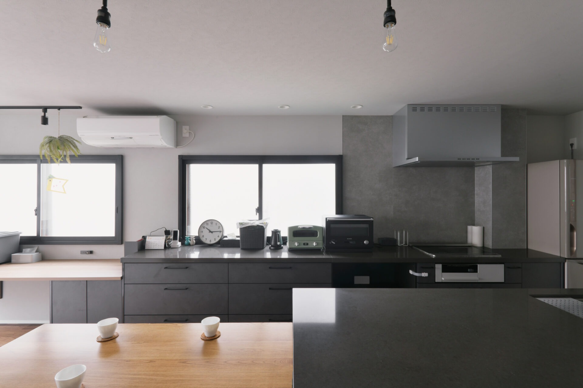 鉄骨3階建てのワンフロアに、ストレスなく暮らす機能美を凝らしたお家