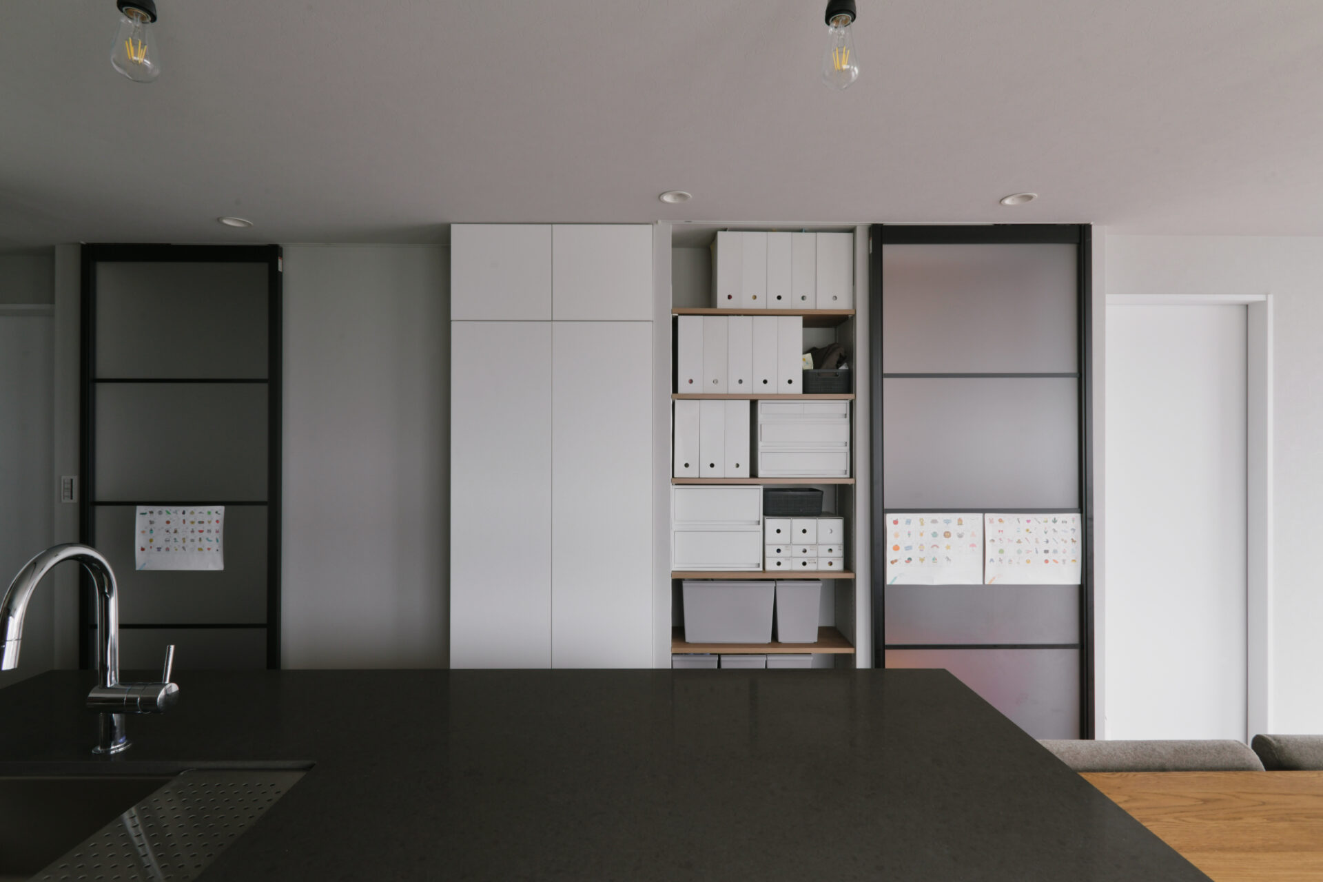 鉄骨3階建てのワンフロアに、ストレスなく暮らす機能美を凝らしたお家