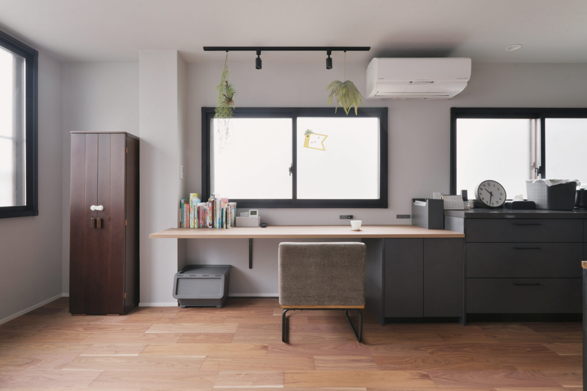 鉄骨3階建てのワンフロアに、ストレスなく暮らす機能美を凝らしたお家