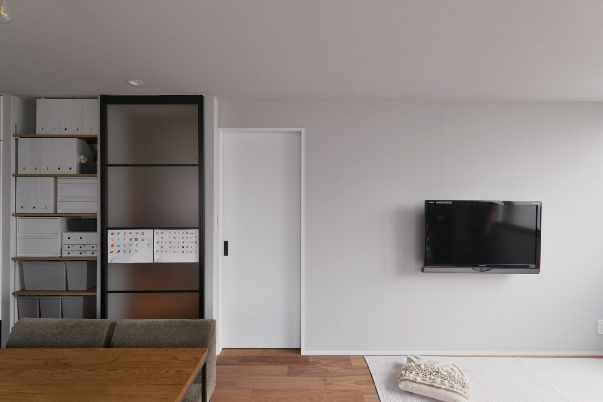 鉄骨3階建てのワンフロアに、ストレスなく暮らす機能美を凝らしたお家