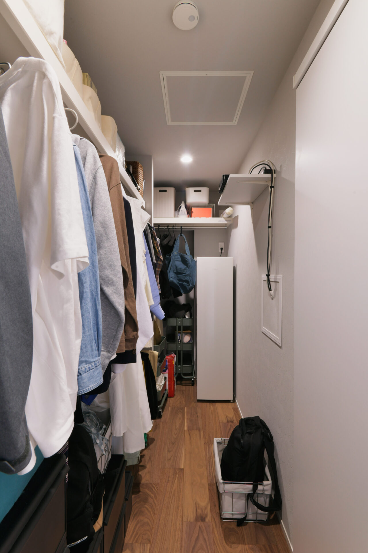 鉄骨3階建てのワンフロアに、ストレスなく暮らす機能美を凝らしたお家