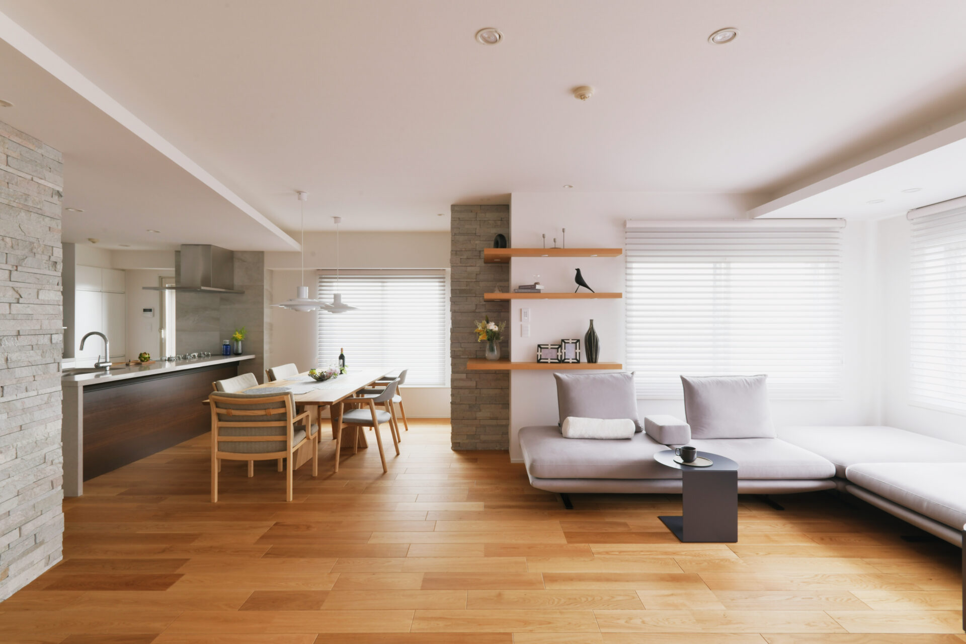 スタイリッシュと柔らかさを両立するナチュラルモダンなお家