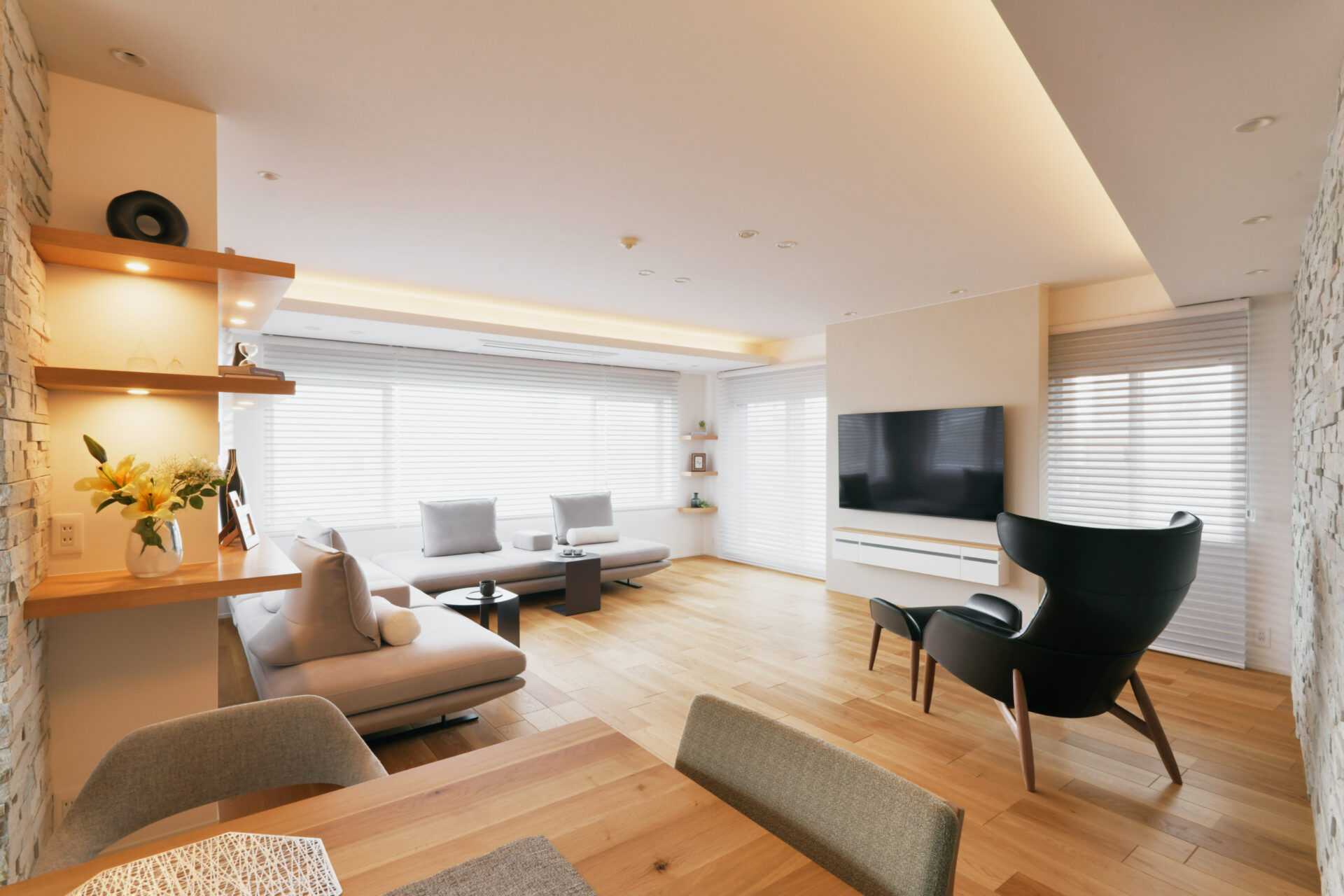 スタイリッシュと柔らかさを両立するナチュラルモダンなお家