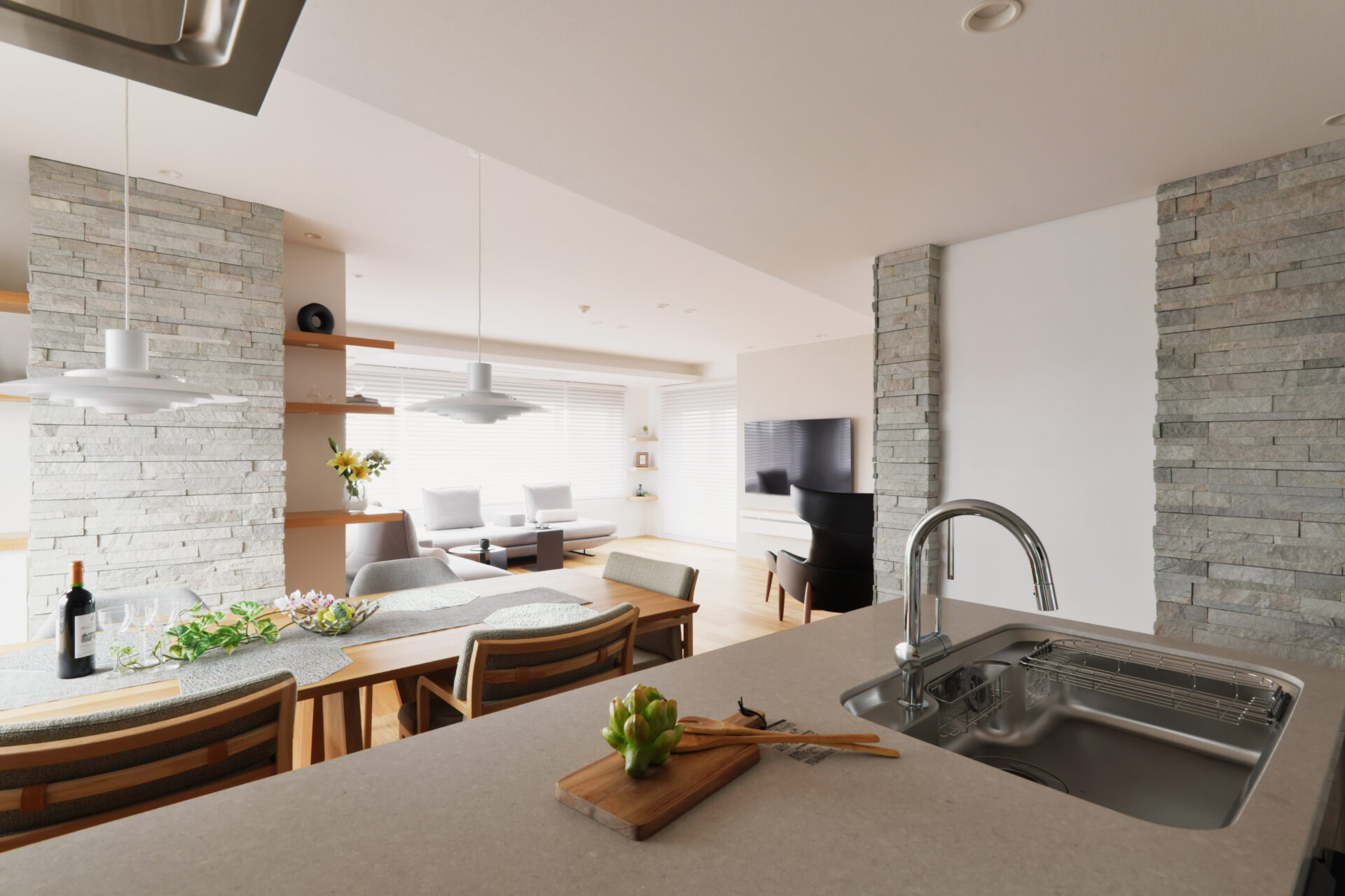 スタイリッシュと柔らかさを両立するナチュラルモダンなお家