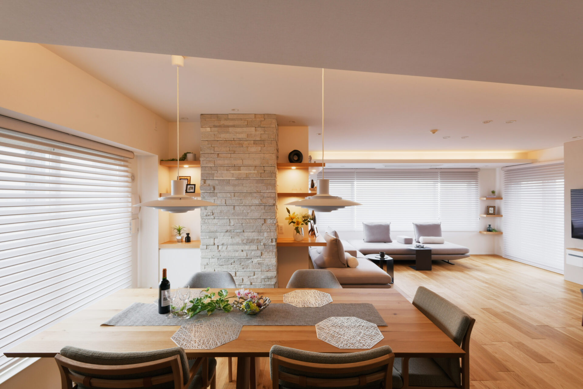 スタイリッシュと柔らかさを両立するナチュラルモダンなお家