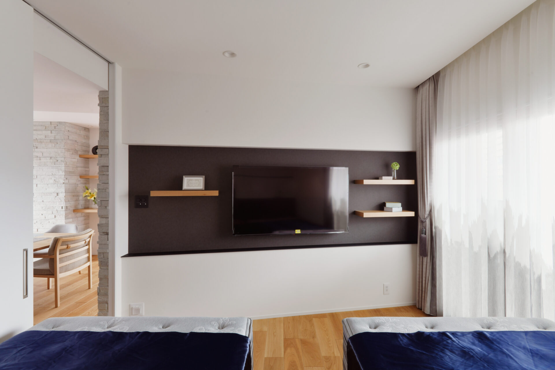 スタイリッシュと柔らかさを両立するナチュラルモダンなお家