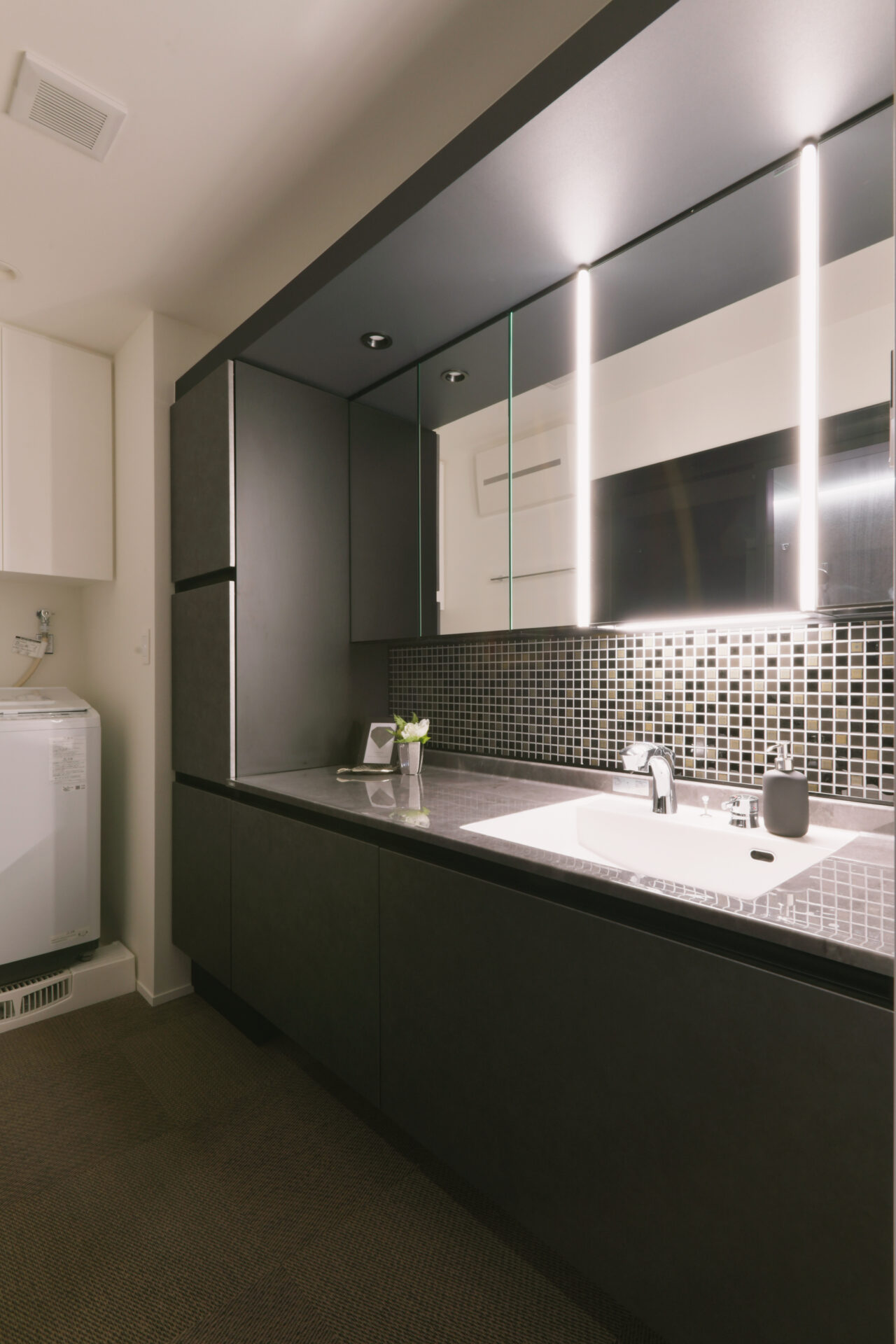 スタイリッシュと柔らかさを両立するナチュラルモダンなお家