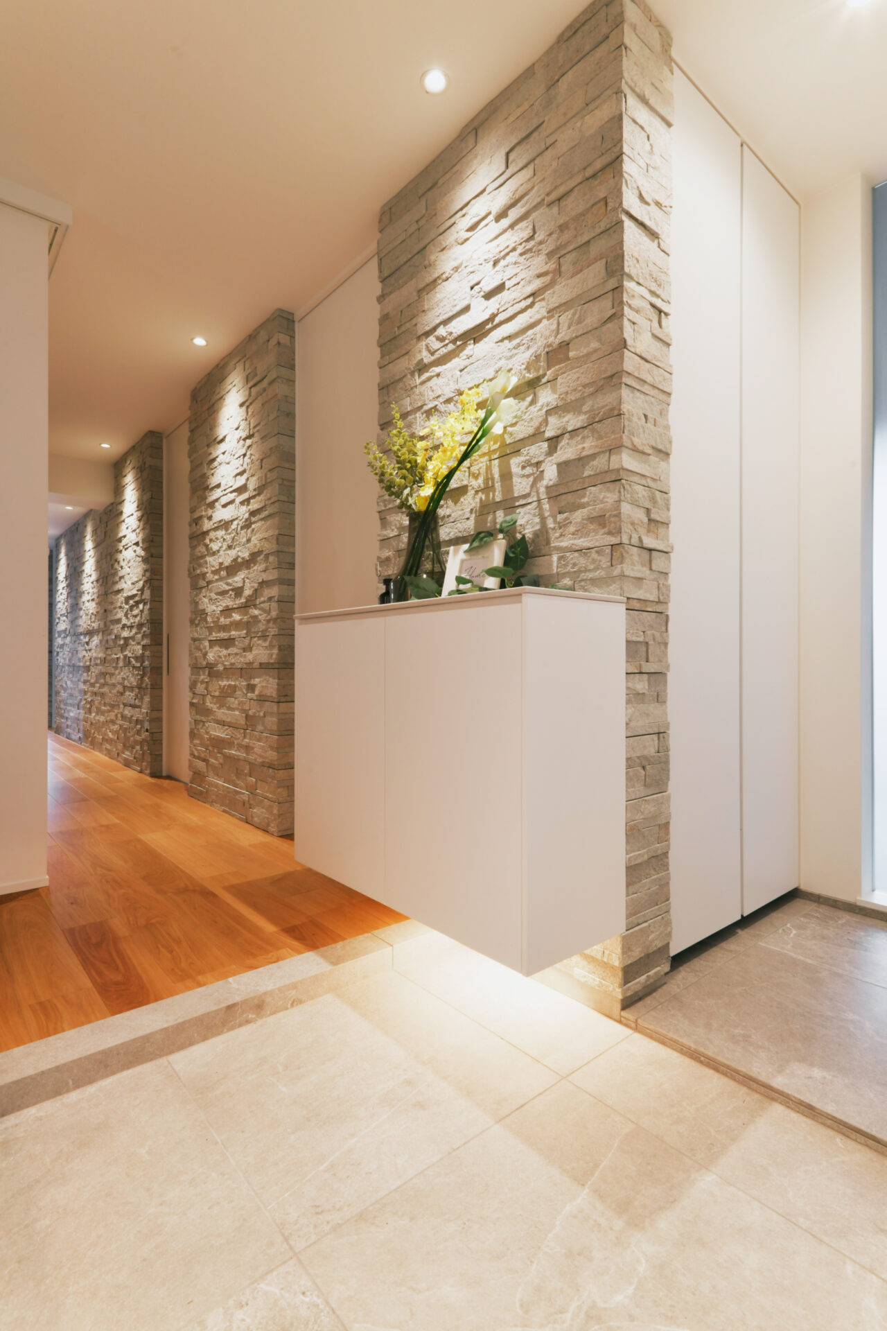 スタイリッシュと柔らかさを両立するナチュラルモダンなお家