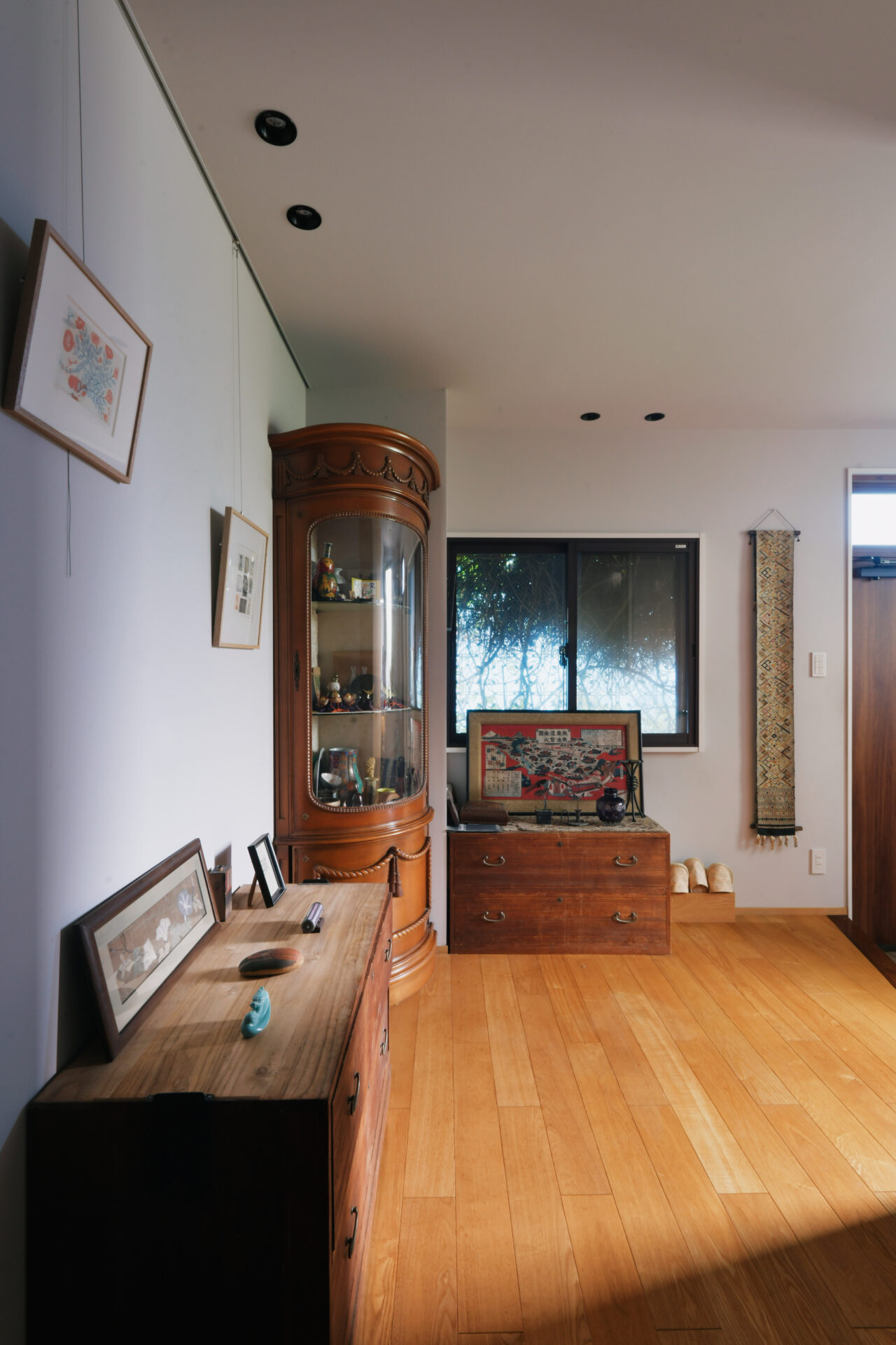 思い出を生かす、猫たちと暮らす二世帯住宅。