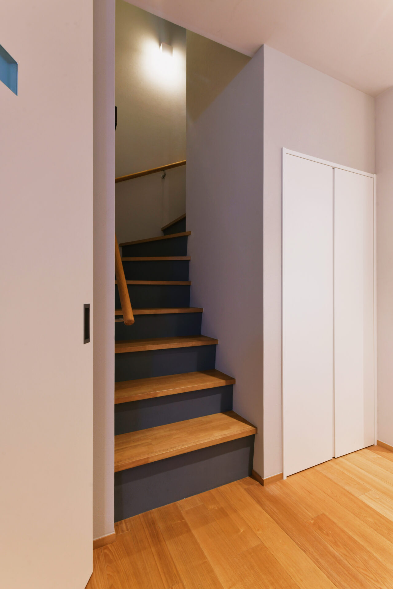 思い出を生かす、猫たちと暮らす二世帯住宅。