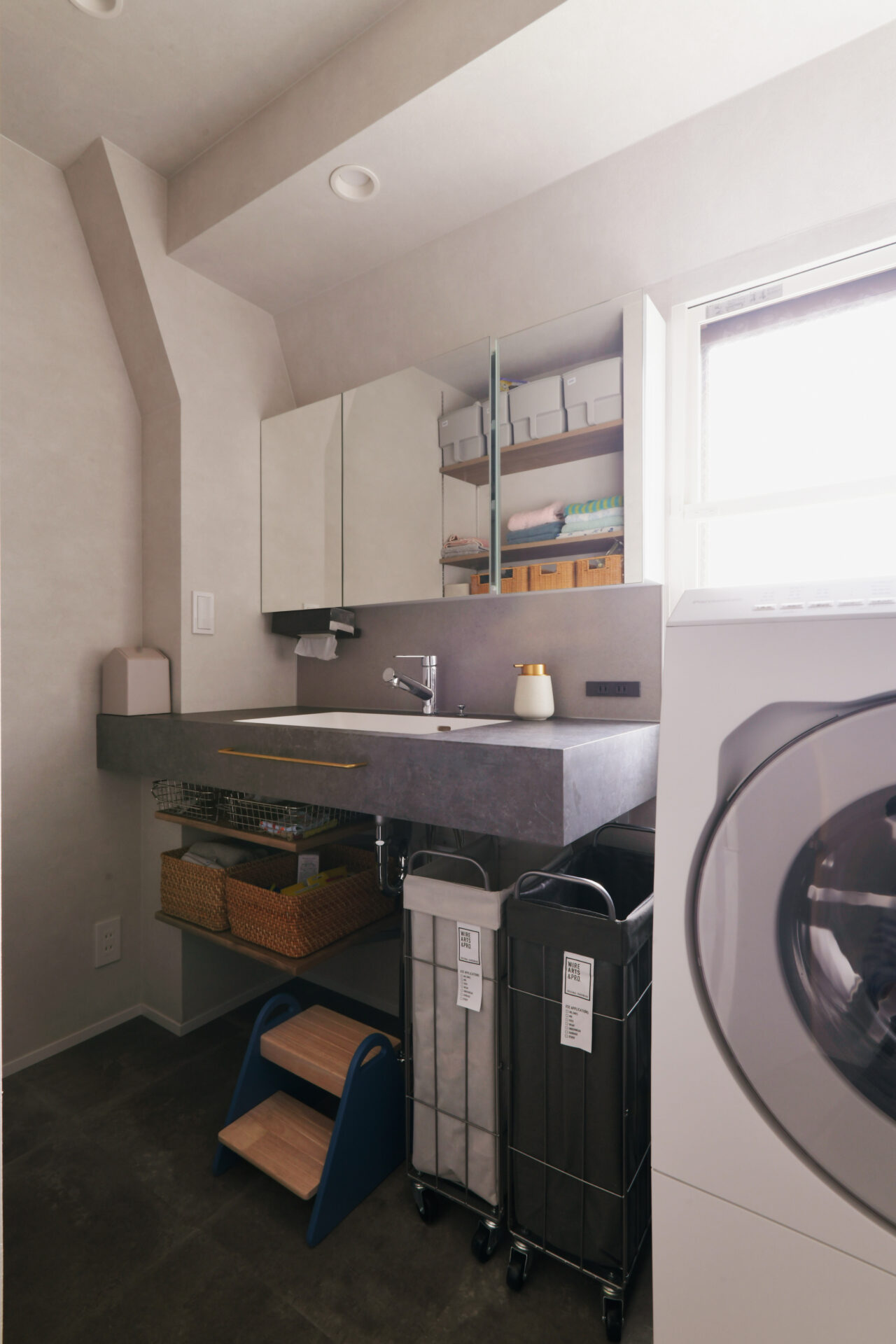 思い出を生かす、猫たちと暮らす二世帯住宅。