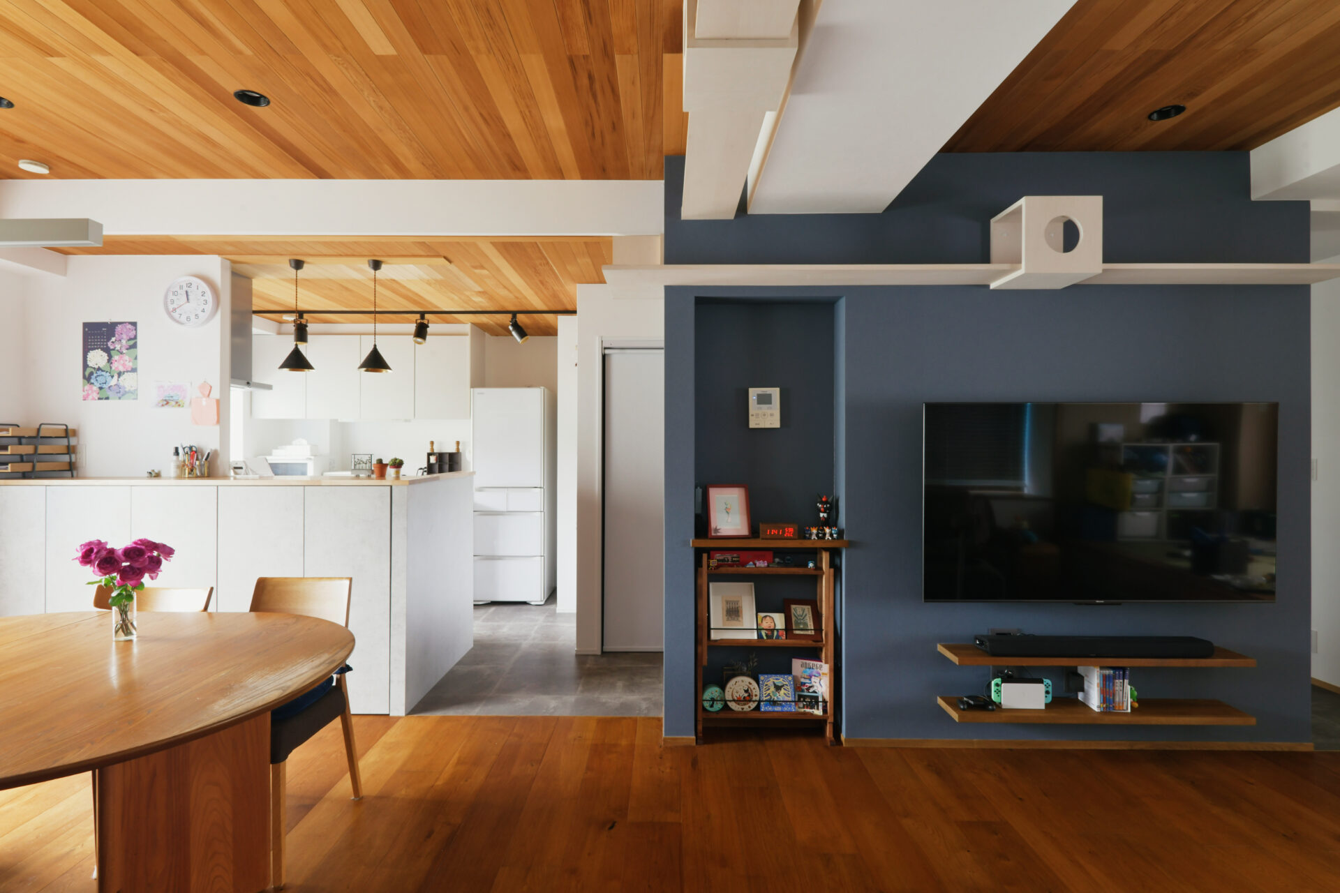 思い出を生かす、猫たちと暮らす二世帯住宅。