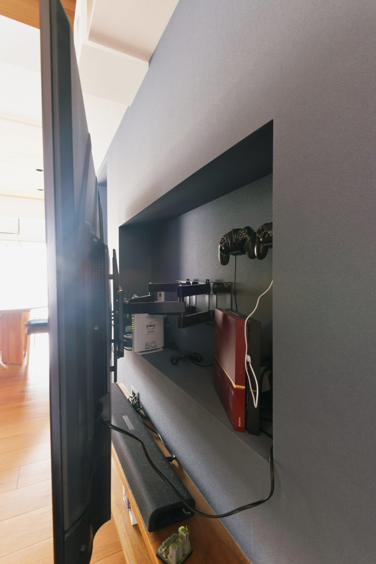 思い出を生かす、猫たちと暮らす二世帯住宅。