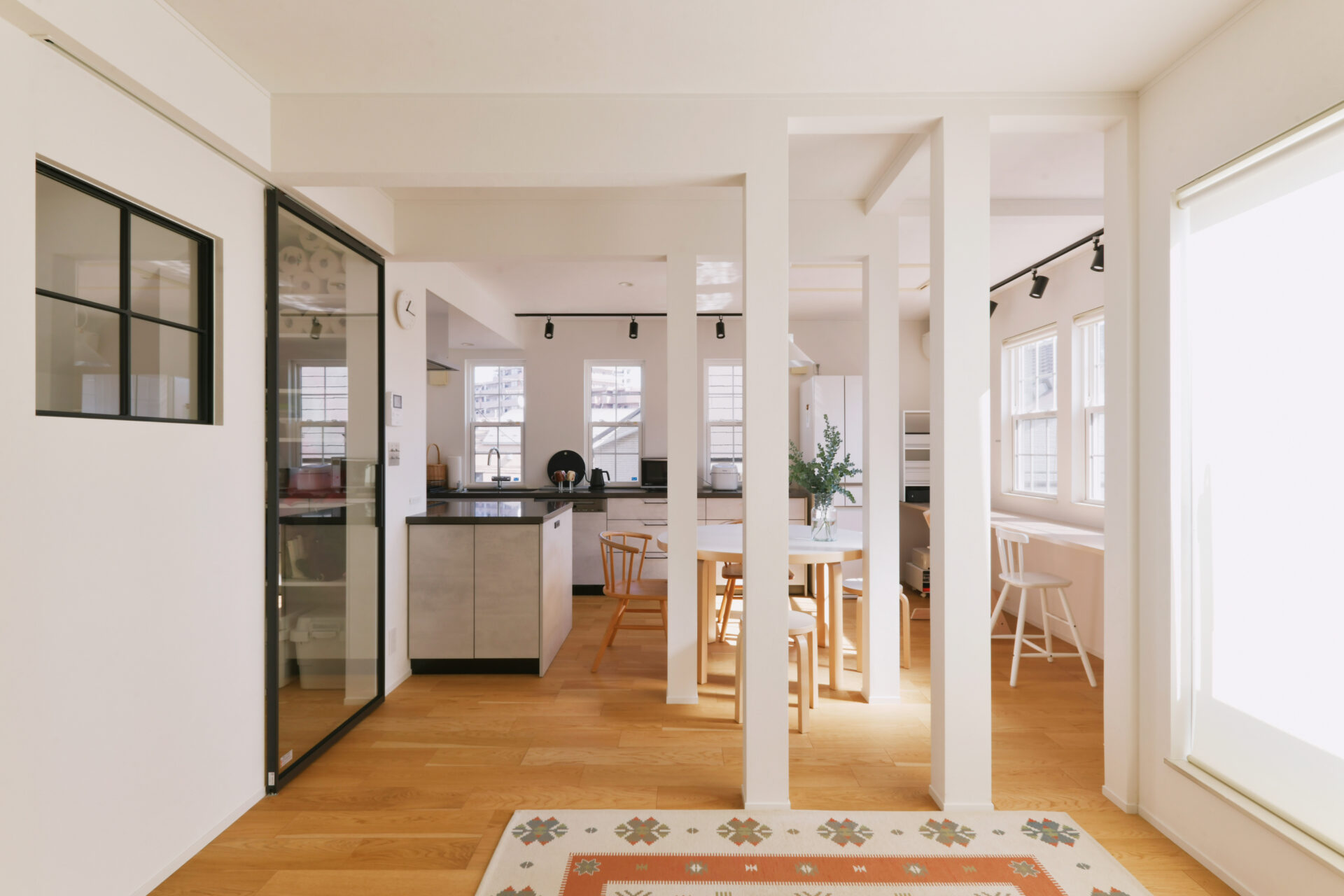 リノベーション事例_戸建て(2×4工法)_リビング_施工後_100㎡以上_小林 めぐみ_エントリエ