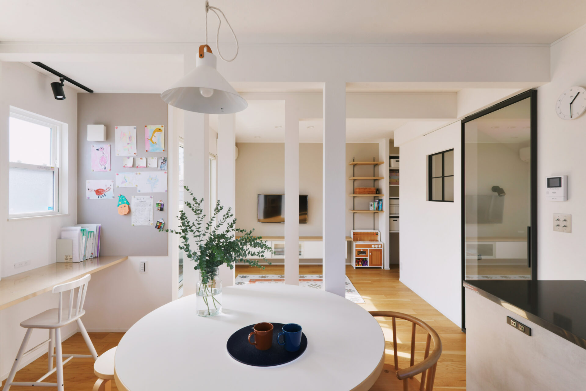 リノベーション事例_戸建て(2×4工法)_リビング_施工後_小林 めぐみ_エントリエ