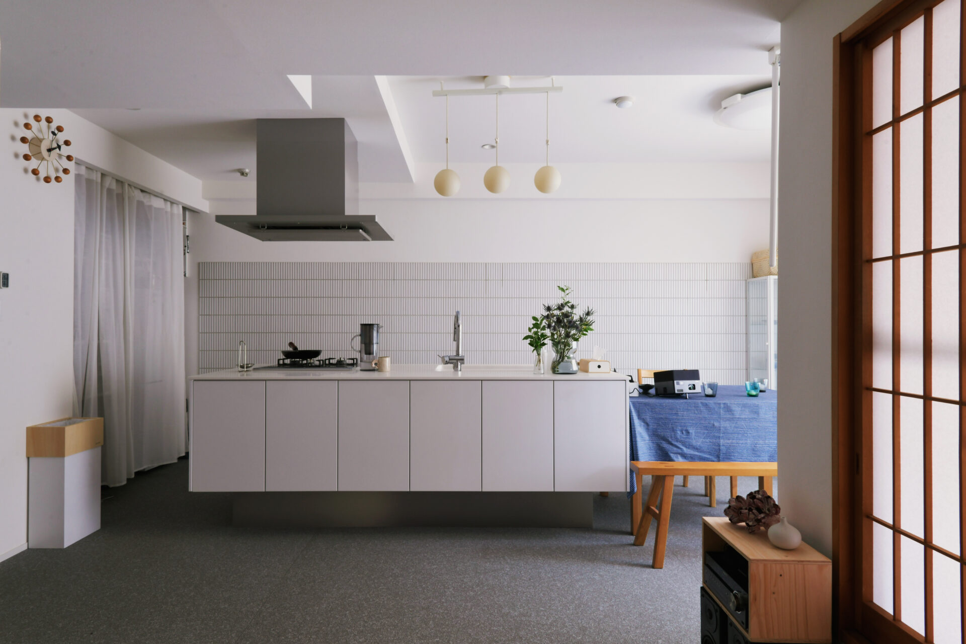 イメージは白い箱。余白が生み出す「ひかり」と「ゆとり」がある住空間