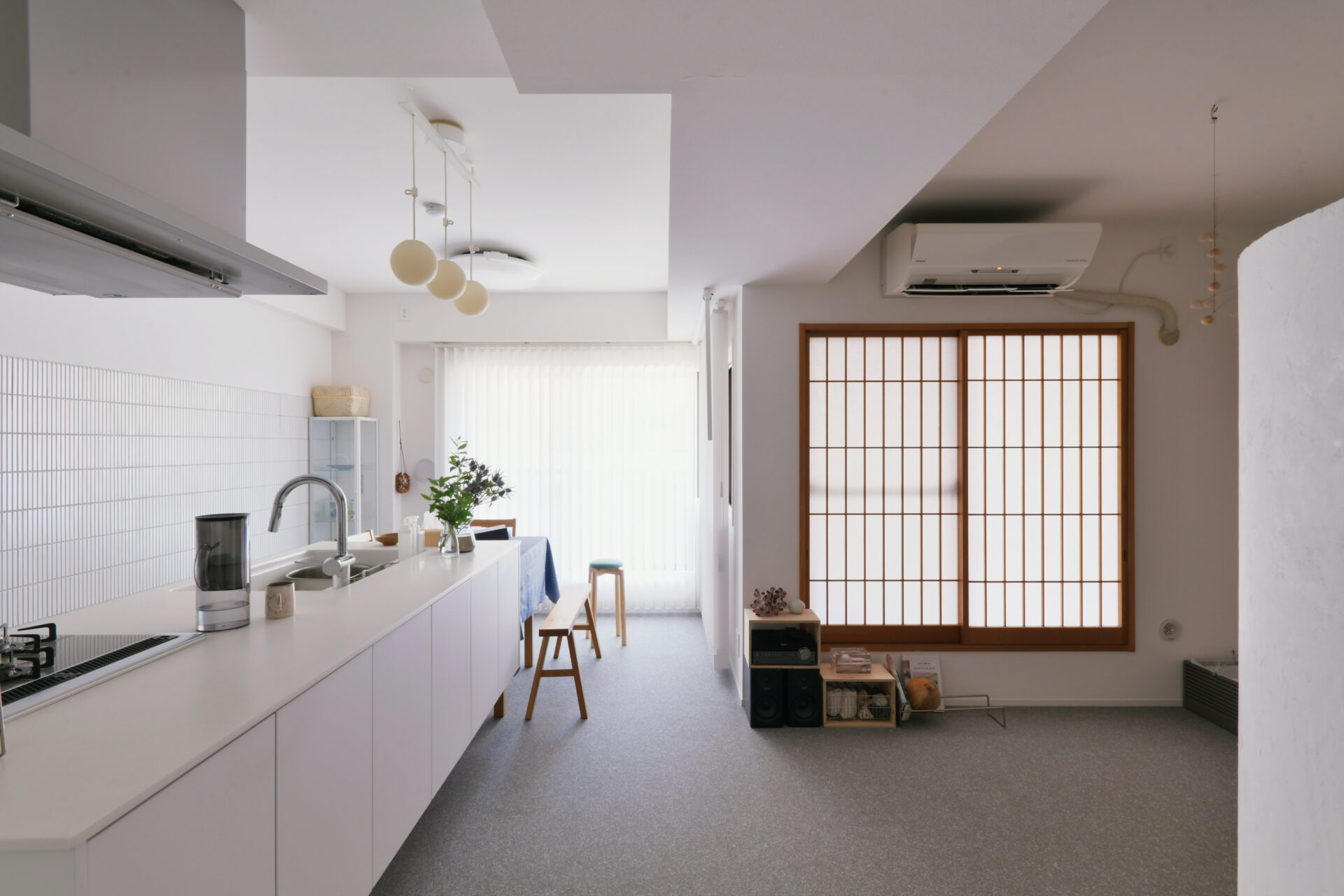 イメージは白い箱。余白が生み出す「ひかり」と「ゆとり」がある住空間