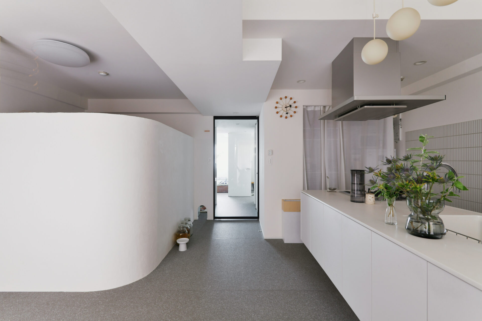 イメージは白い箱。余白が生み出す「ひかり」と「ゆとり」がある住空間