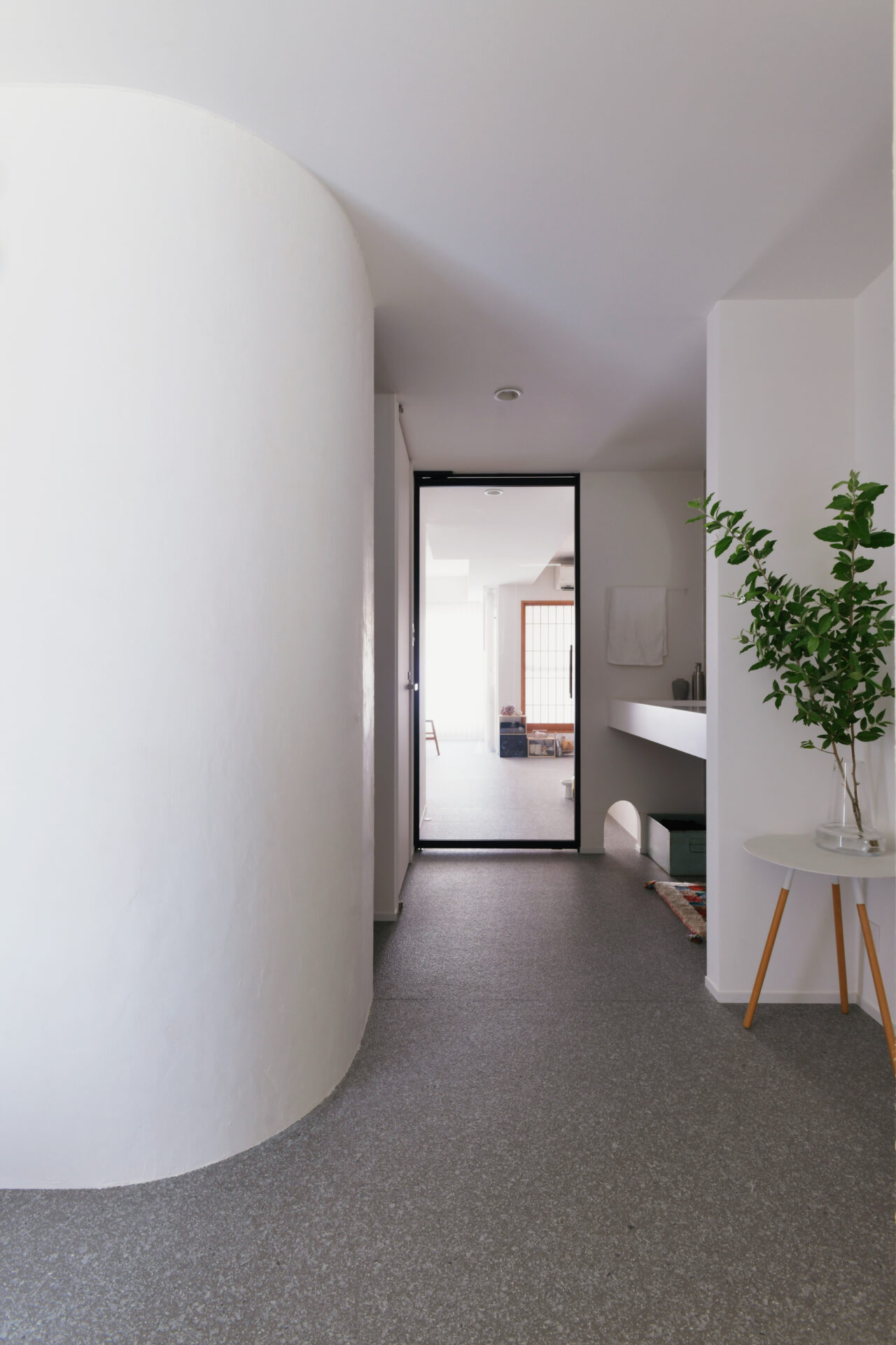 イメージは白い箱。余白が生み出す「ひかり」と「ゆとり」がある住空間