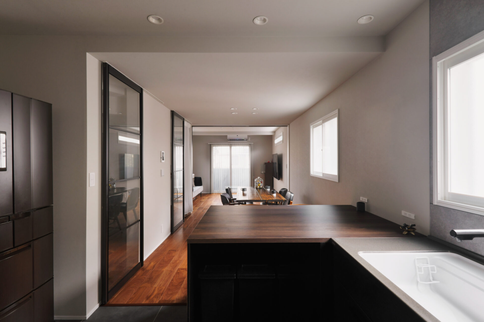 リノベーション事例_木造在来工法3階建て_キッチン_施工後_カウンターキッチン_小林 めぐみ_エントリエ