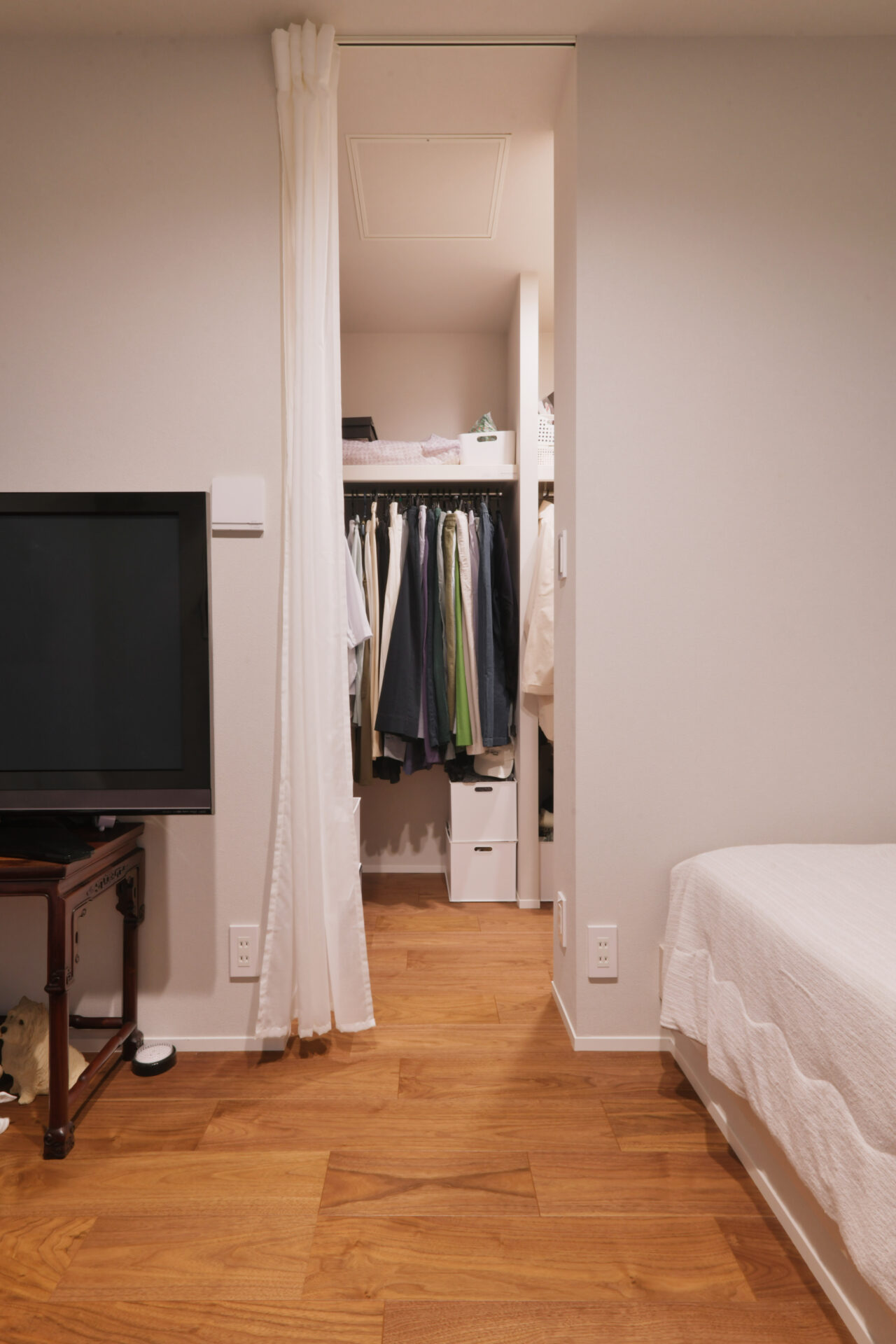 リノベーション事例_木造在来工法3階建て_クローゼット_施工後_収納_小林 めぐみ_エントリエ