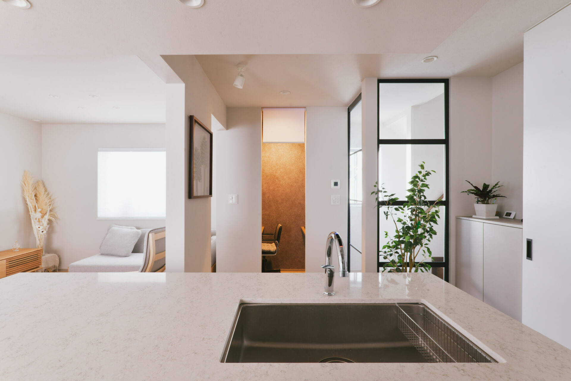 リノベーション事例_戸建て(2×4工法)_キッチン_施工後_アイランドキッチン_小林 めぐみ_エントリエ