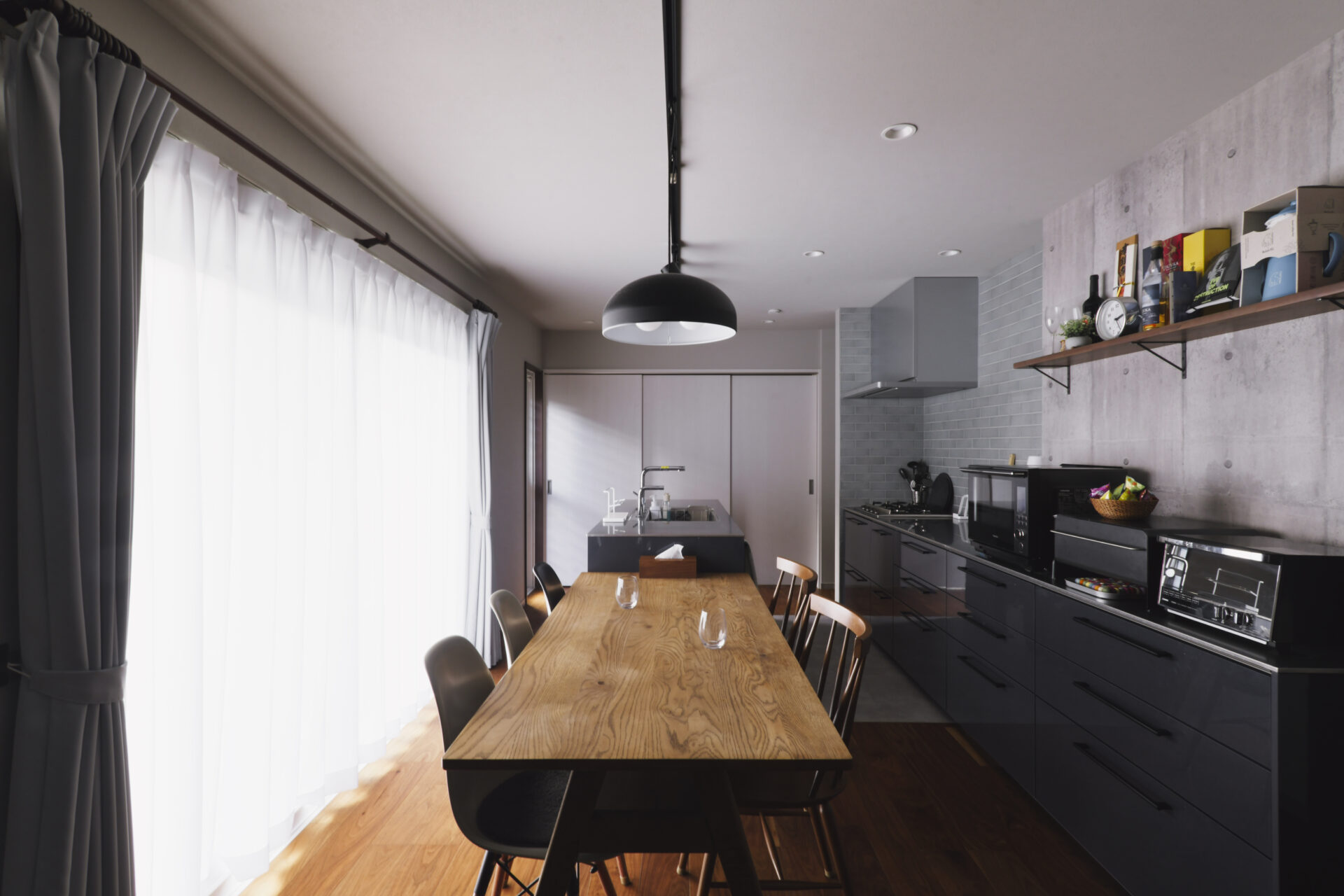 リノベーション事例_木造2階戸建て 築12年_リビング_施工後_鈴木 栄弥_エントリエ