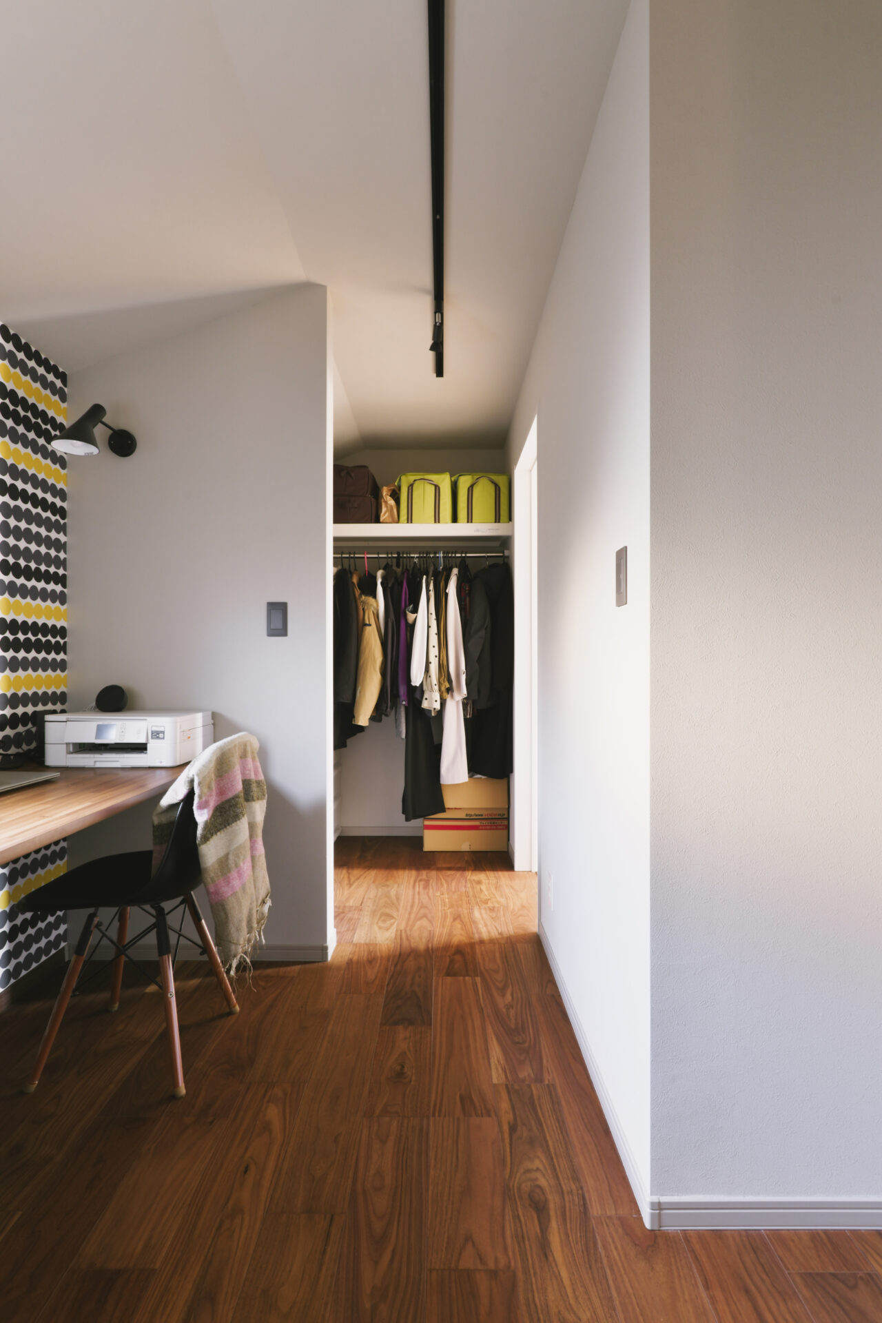 リノベーション事例_木造2階戸建て 築12年_ワークスペース_施工後_鈴木 栄弥_エントリエ