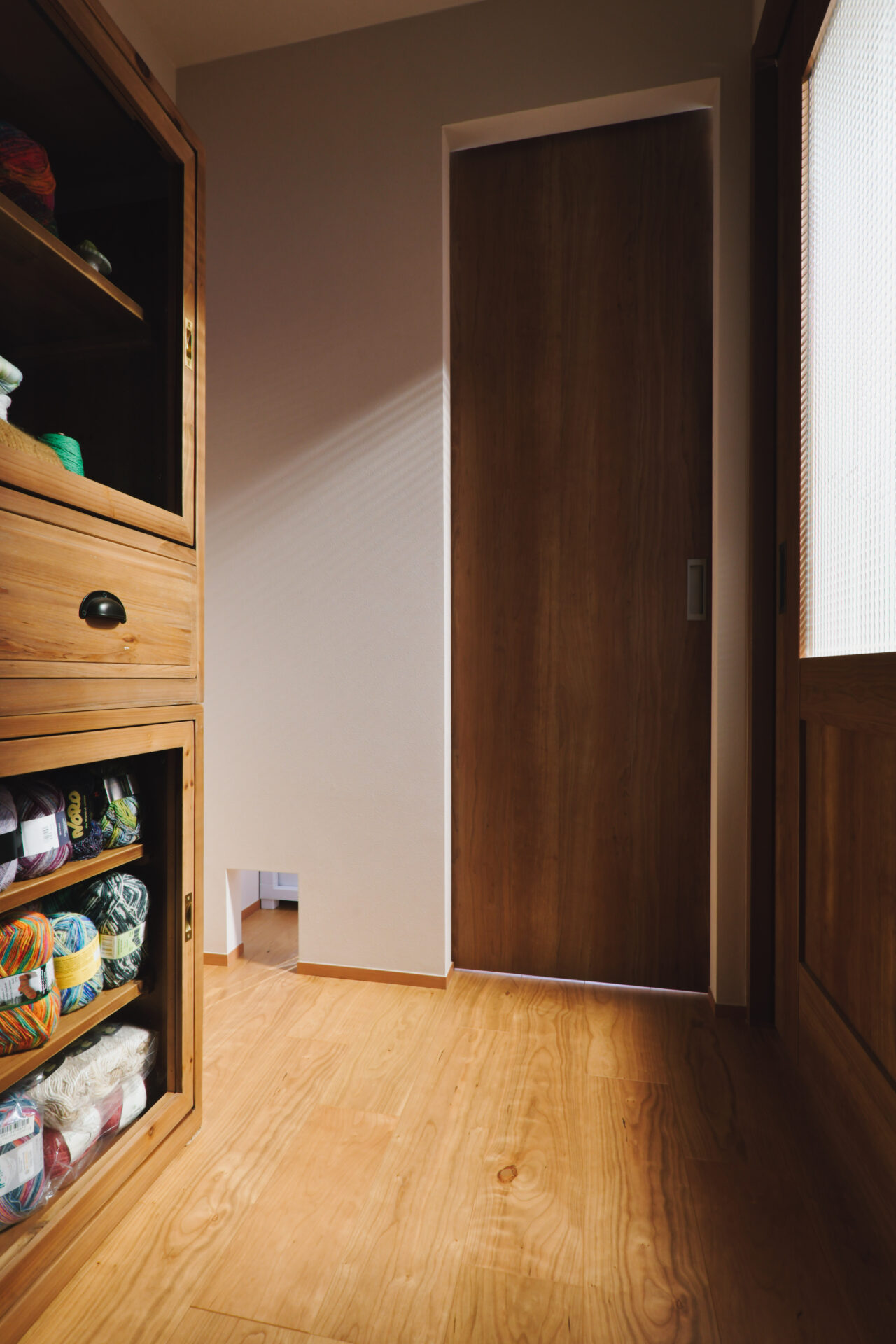 リノベーション事例_マンション・RC造_廊下_施工後_ペット_二見 奈々絵_エントリエ