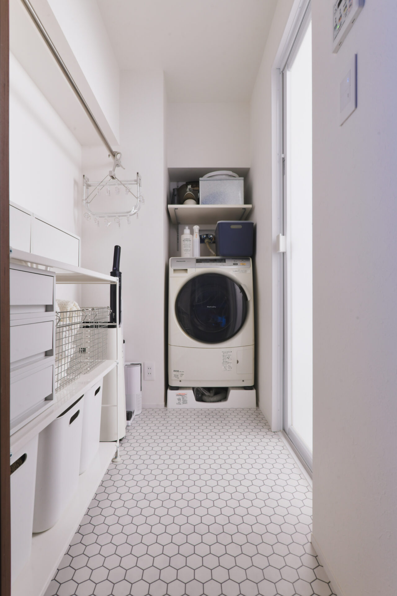 リノベーション事例_マンション・RC造_ランドリールーム_施工後_二見 奈々絵_エントリエ