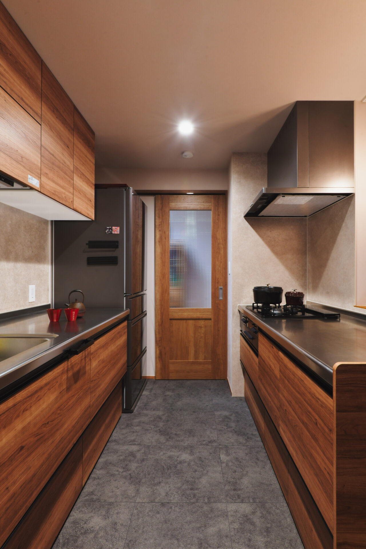 リノベーション事例_マンション・RC造_キッチン_施工後_タイル_二見 奈々絵_エントリエ