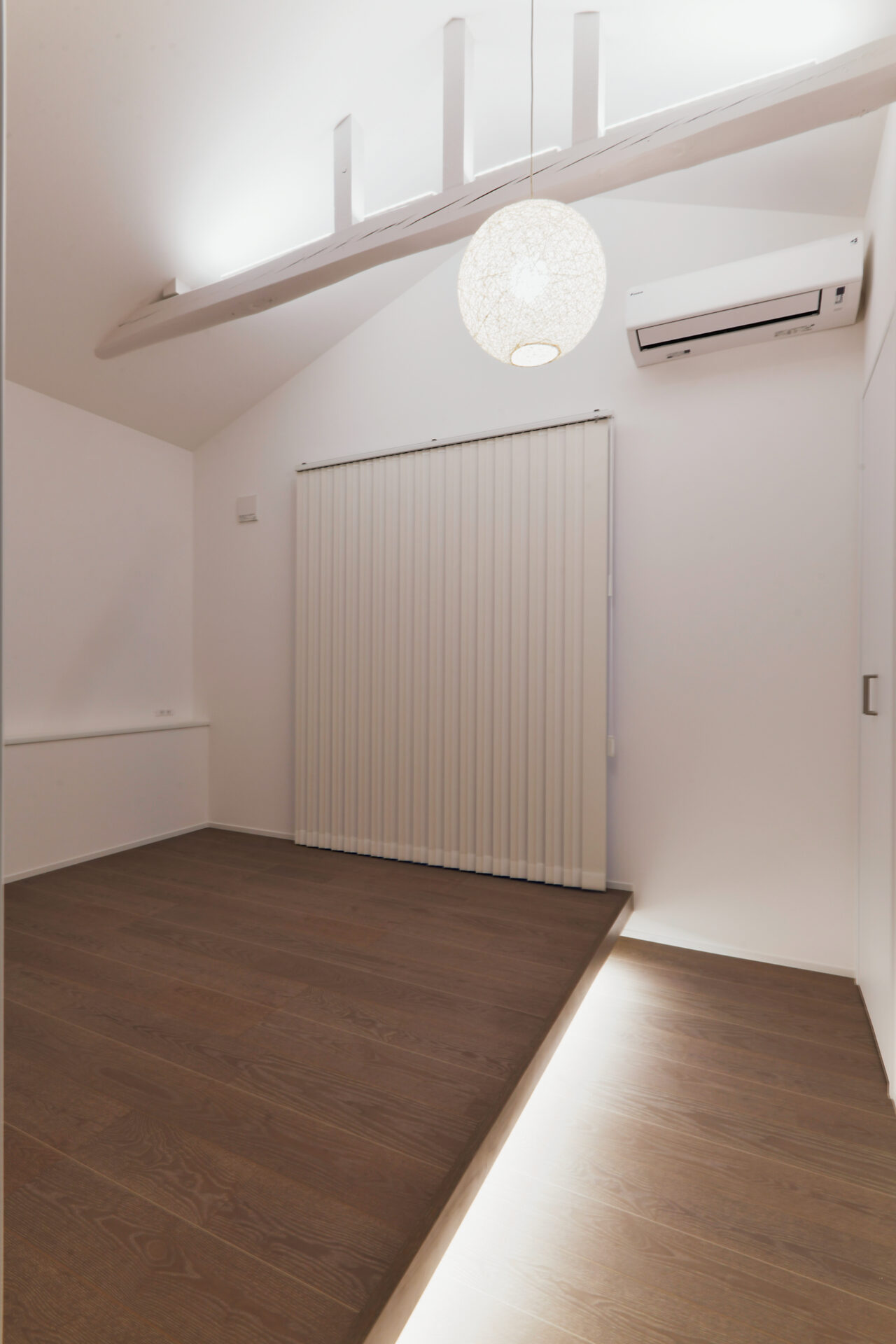 大人が‟はしゃぐ家”。思い出の戸建てを自分たちらしくデザインし、第二の居場所に。