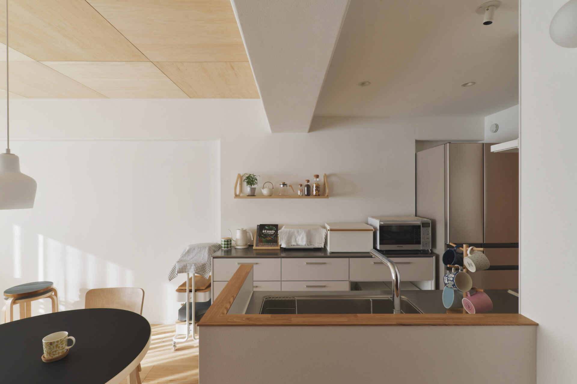 リノベーション事例_マンション・RC造_キッチン_施工後_二見 奈々絵_エントリエ