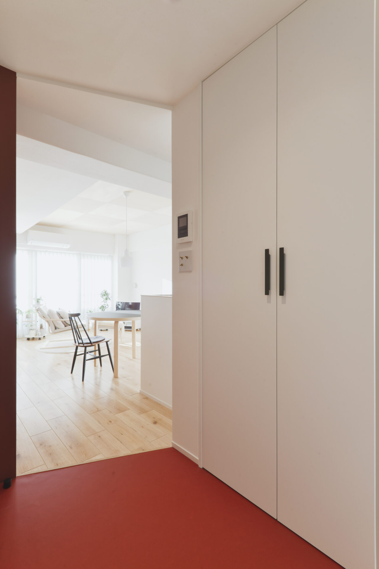 リノベーション事例_マンション・RC造_廊下_施工後_二見 奈々絵_エントリエ