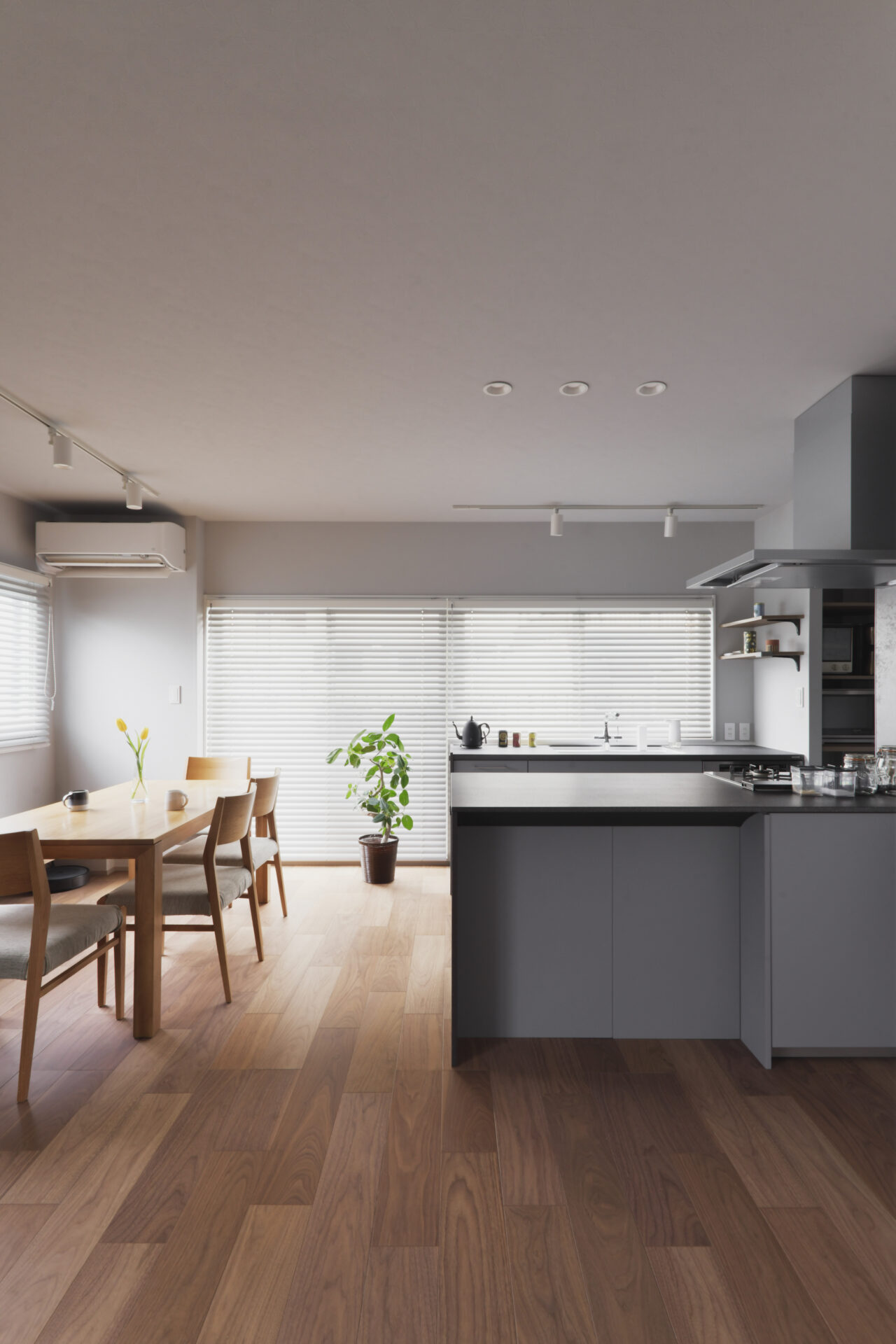 ふたつの暮らし、ひとつの家。家族の記憶を受け継ぐ二世帯リノベーション