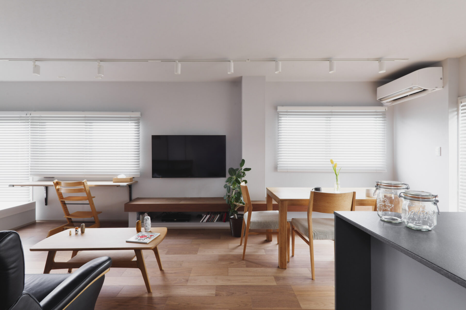 ふたつの暮らし、ひとつの家。家族の記憶を受け継ぐ二世帯リノベーション