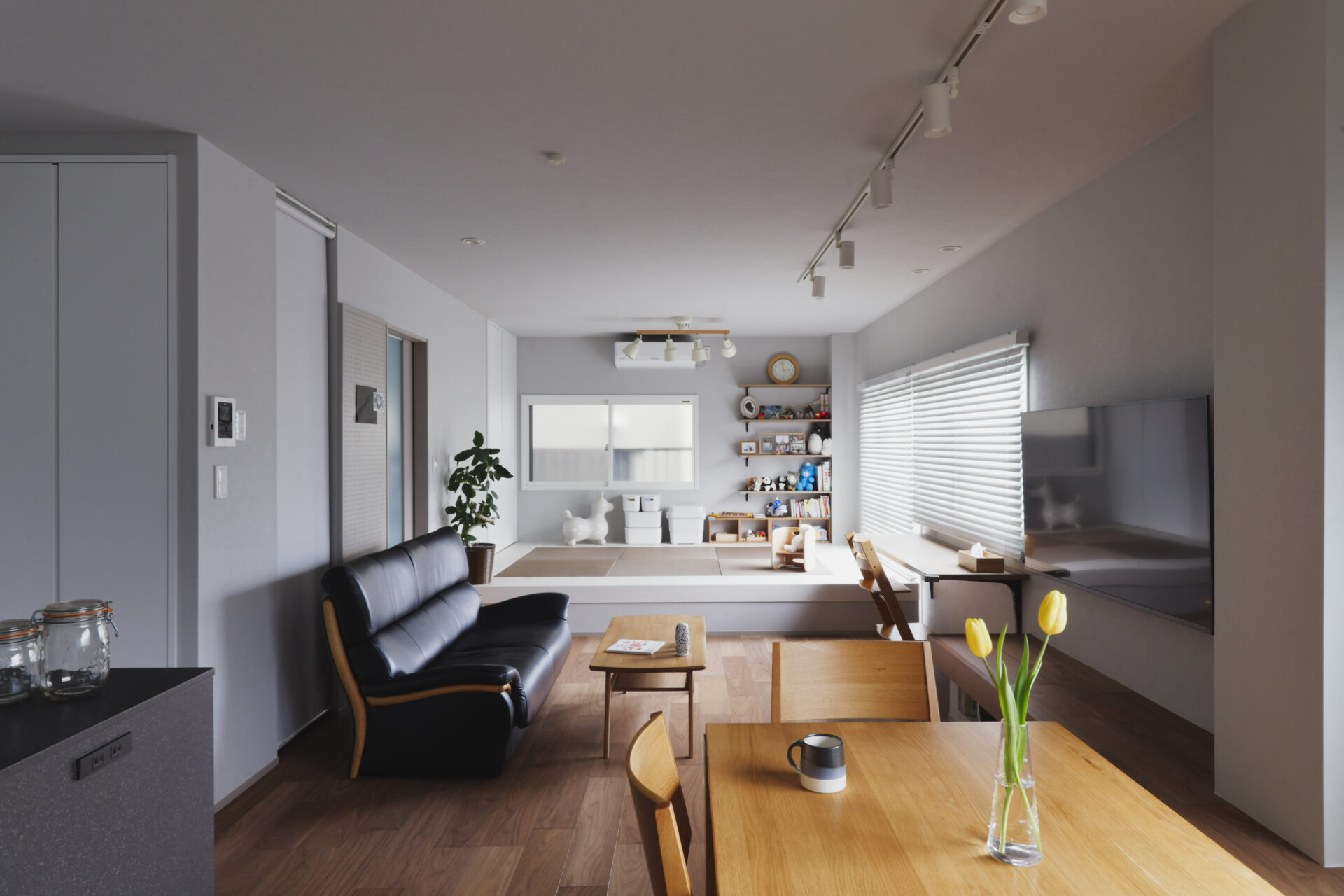 ふたつの暮らし、ひとつの家。家族の記憶を受け継ぐ二世帯リノベーション