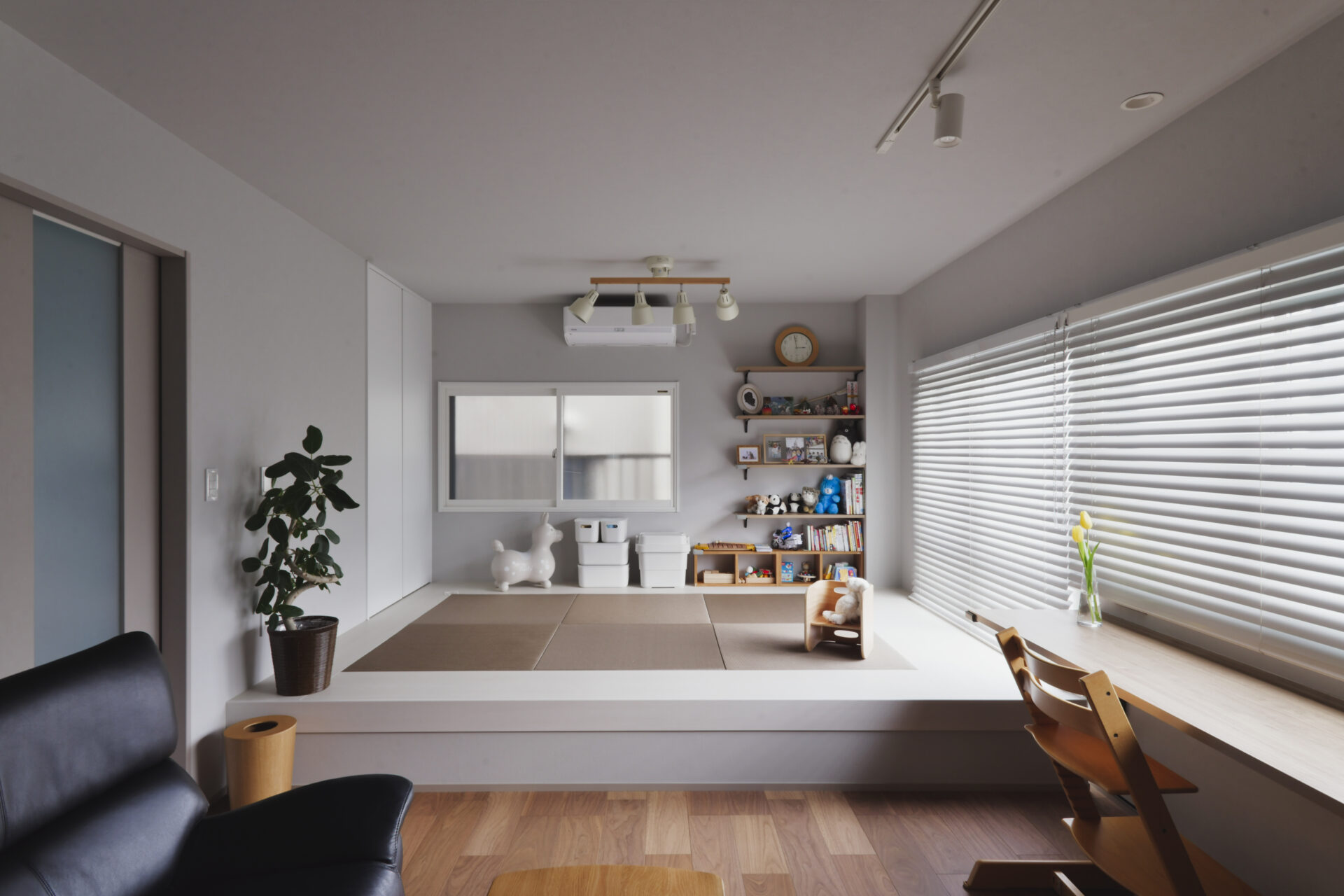 ふたつの暮らし、ひとつの家。家族の記憶を受け継ぐ二世帯リノベーション