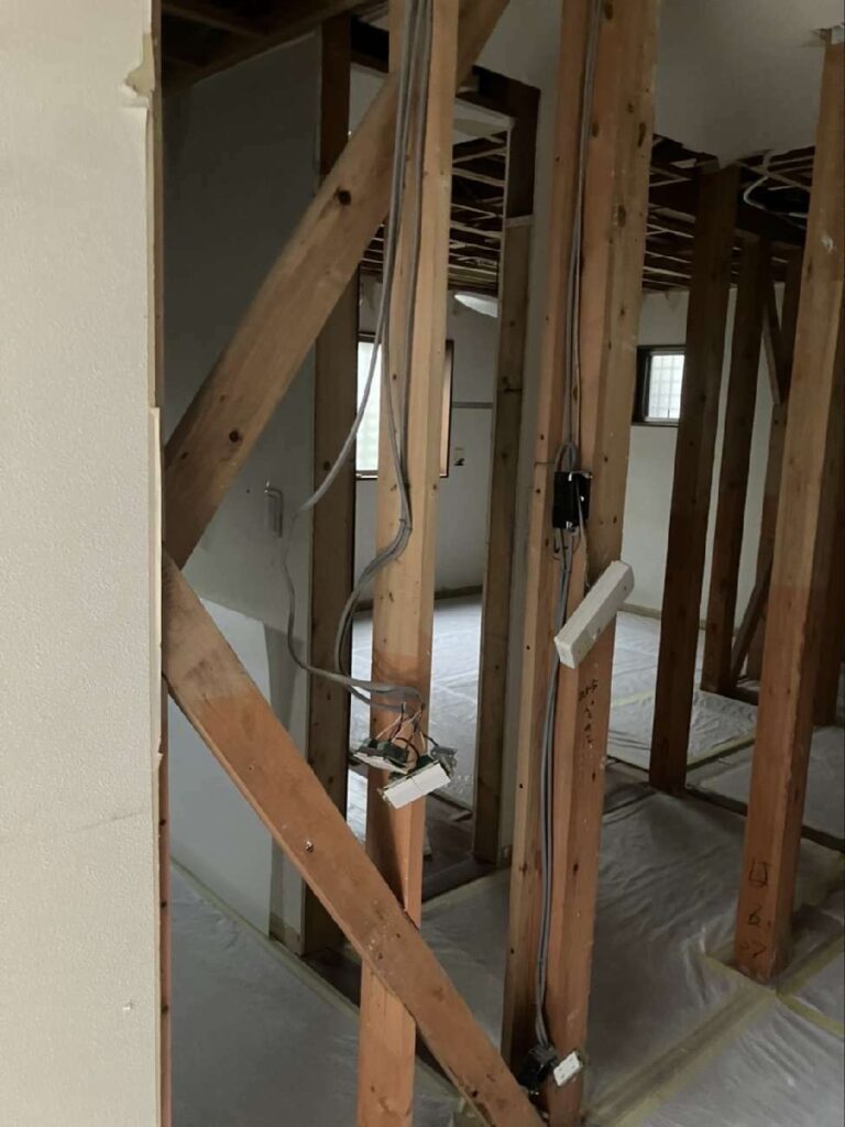 戸建て_リノベーション_解体現場_1日目の解体作業_澤雄太_エントリエ