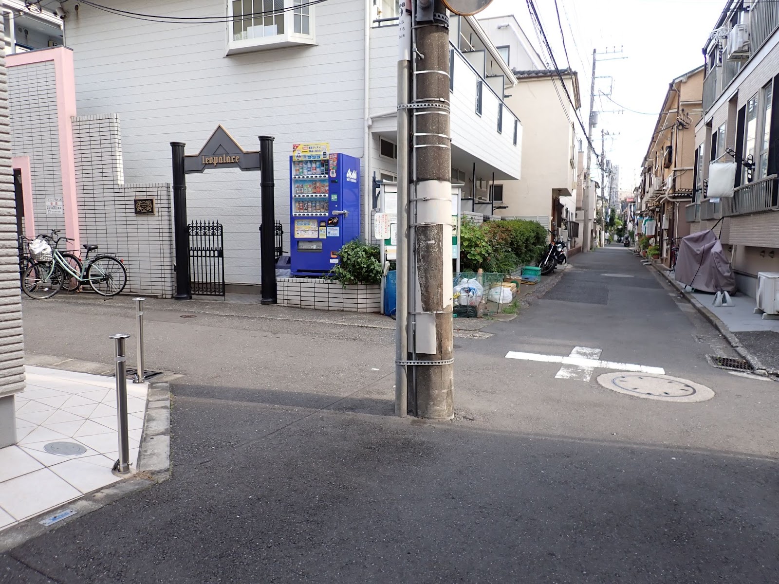 SABOTENS まちのミカタ_根津_谷根千_エントリエ