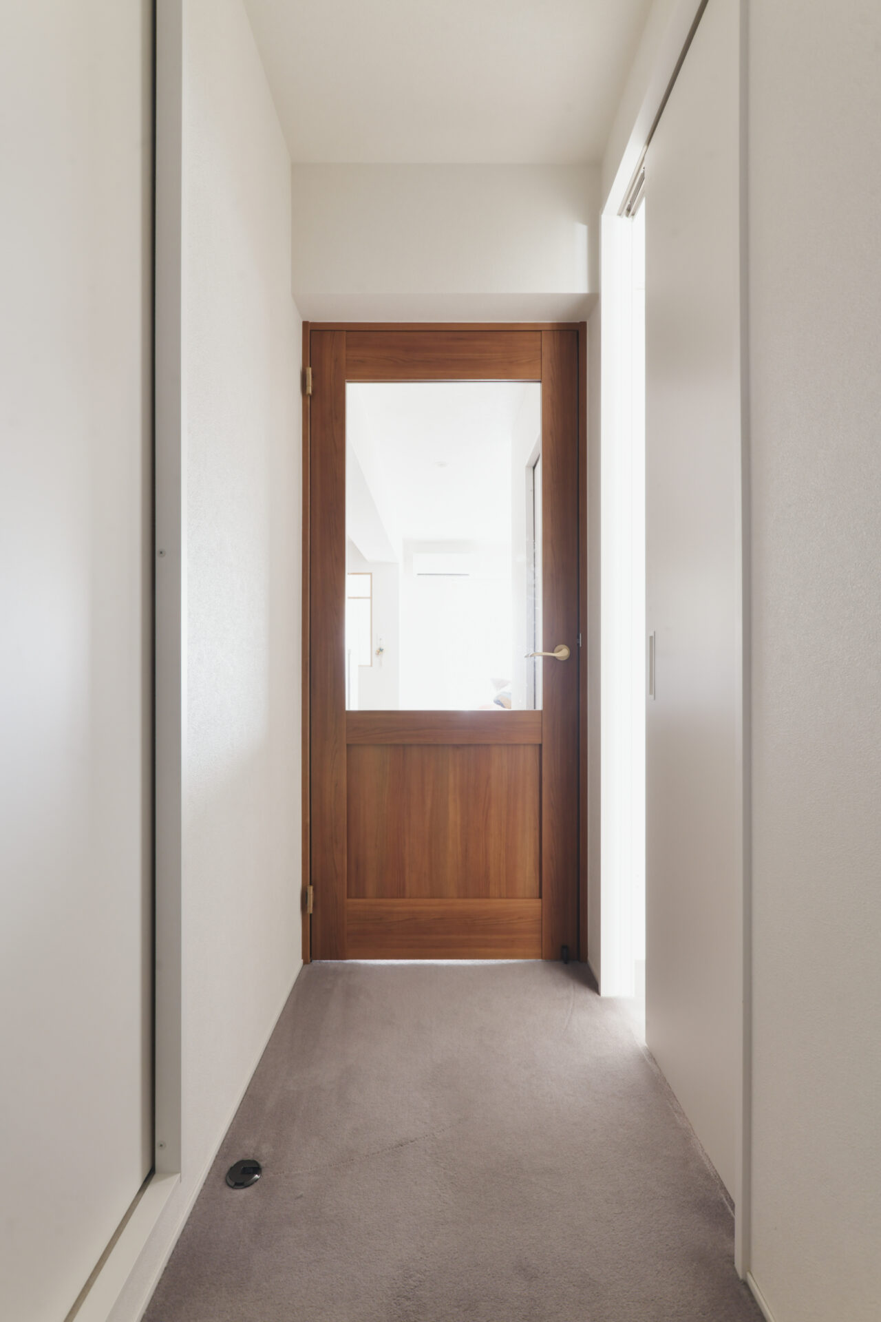 段差でつなぐ、素材で分ける。日常にリズムがうまれる、心地よい動線のお家