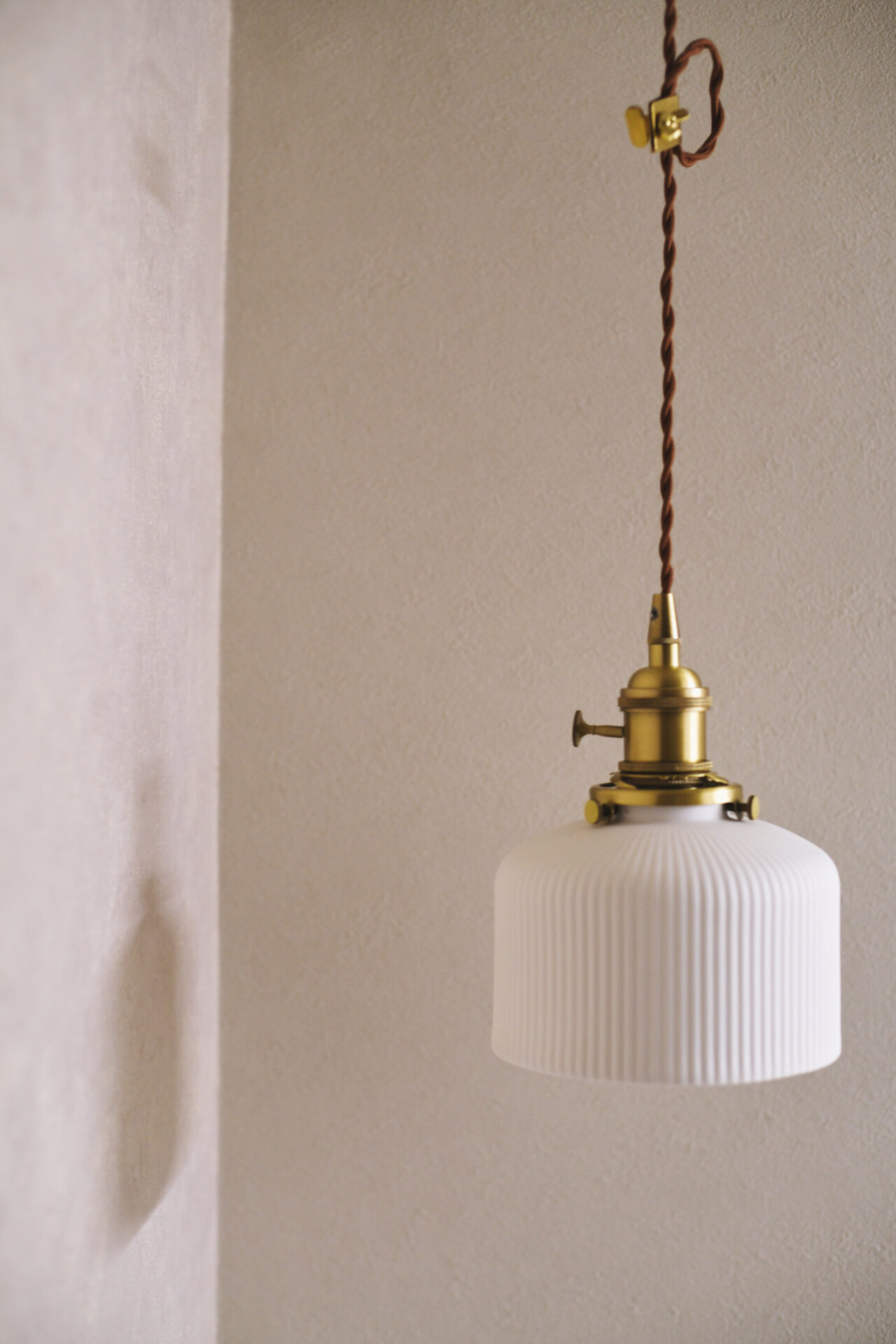 段差でつなぐ、素材で分ける。日常にリズムがうまれる、心地よい動線のお家