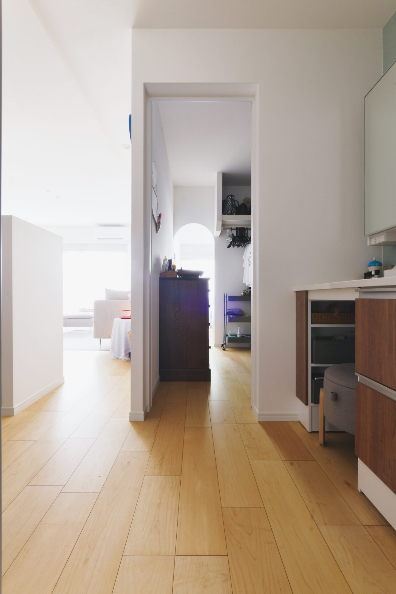 リノベーション事例_マンション_ウォークスルークローゼット_施工後_鈴木栄弥_エントリエ