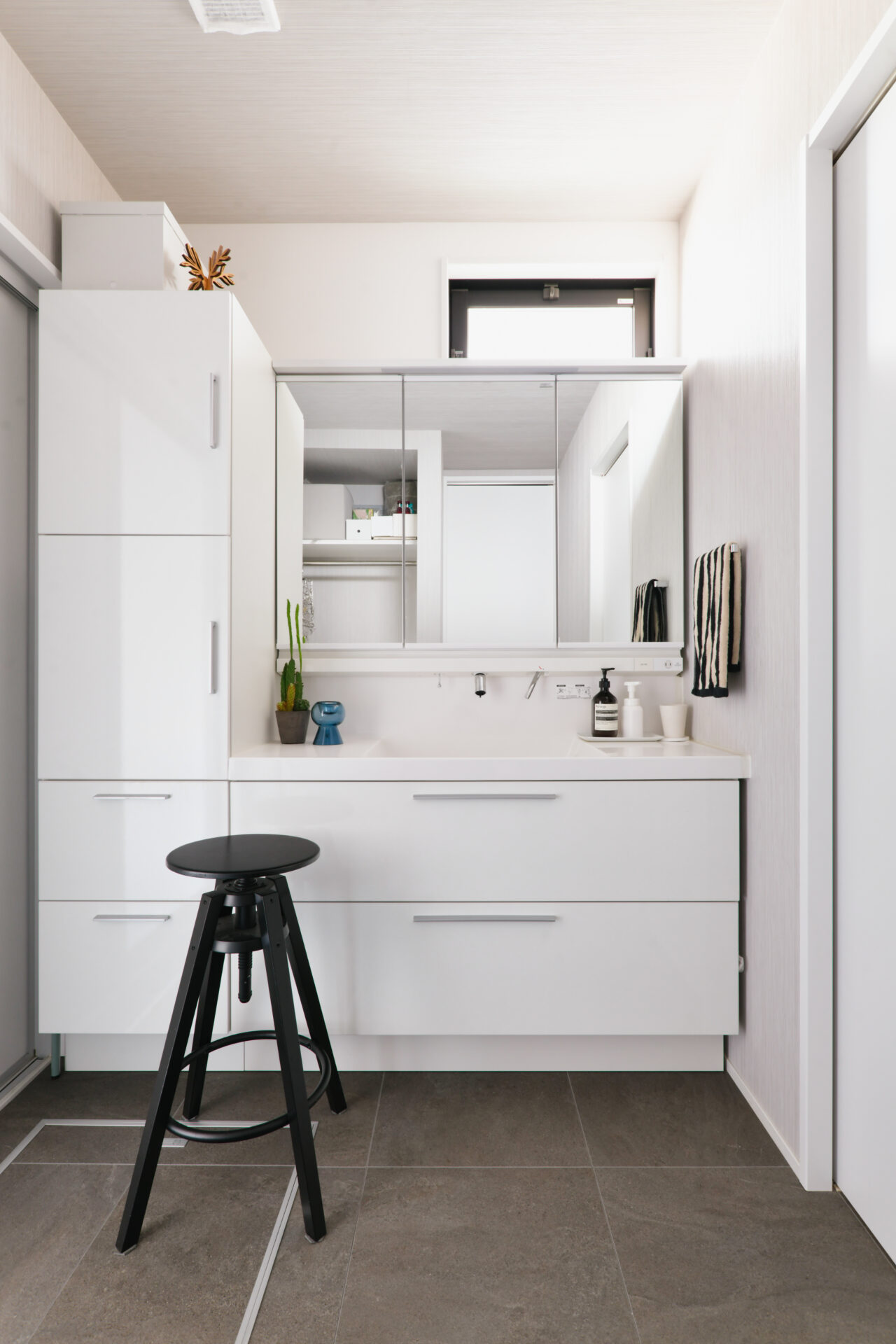 リノベーション事例_戸建て_洗面_施工後_田畑照子_エントリエ