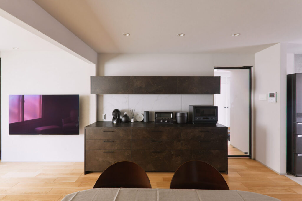 戸建て_リノベーション_2×4工法_ツーバイフォー_リビング_カップボード_小林めぐみ担当_エントリエ