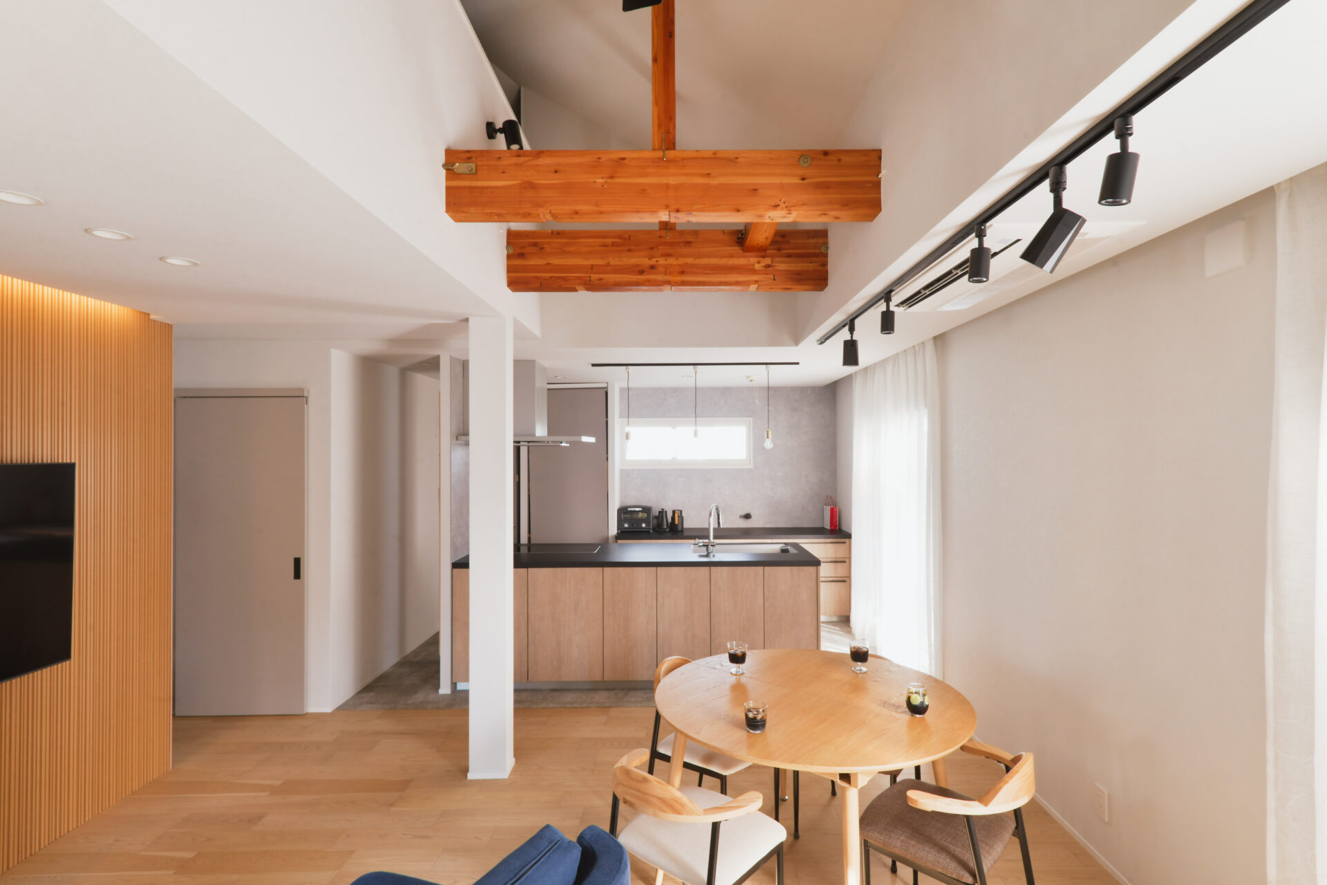 戸建て_リノベーション_2世帯_リビング_キッチン_ロフト_小林めぐみ担当_エントリエ