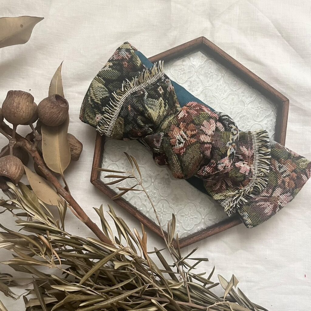 毎日に、そっと寄り添うヘアターバン。｜サクラ・サク