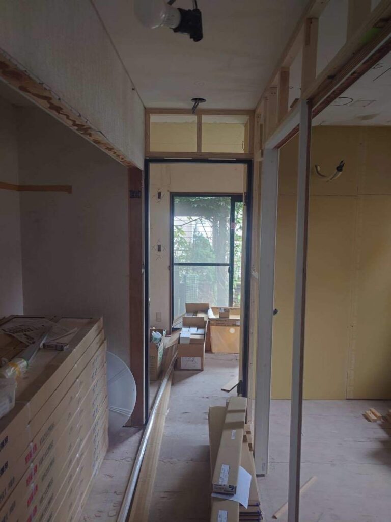 建具枠の取り付け箇所に入った下地